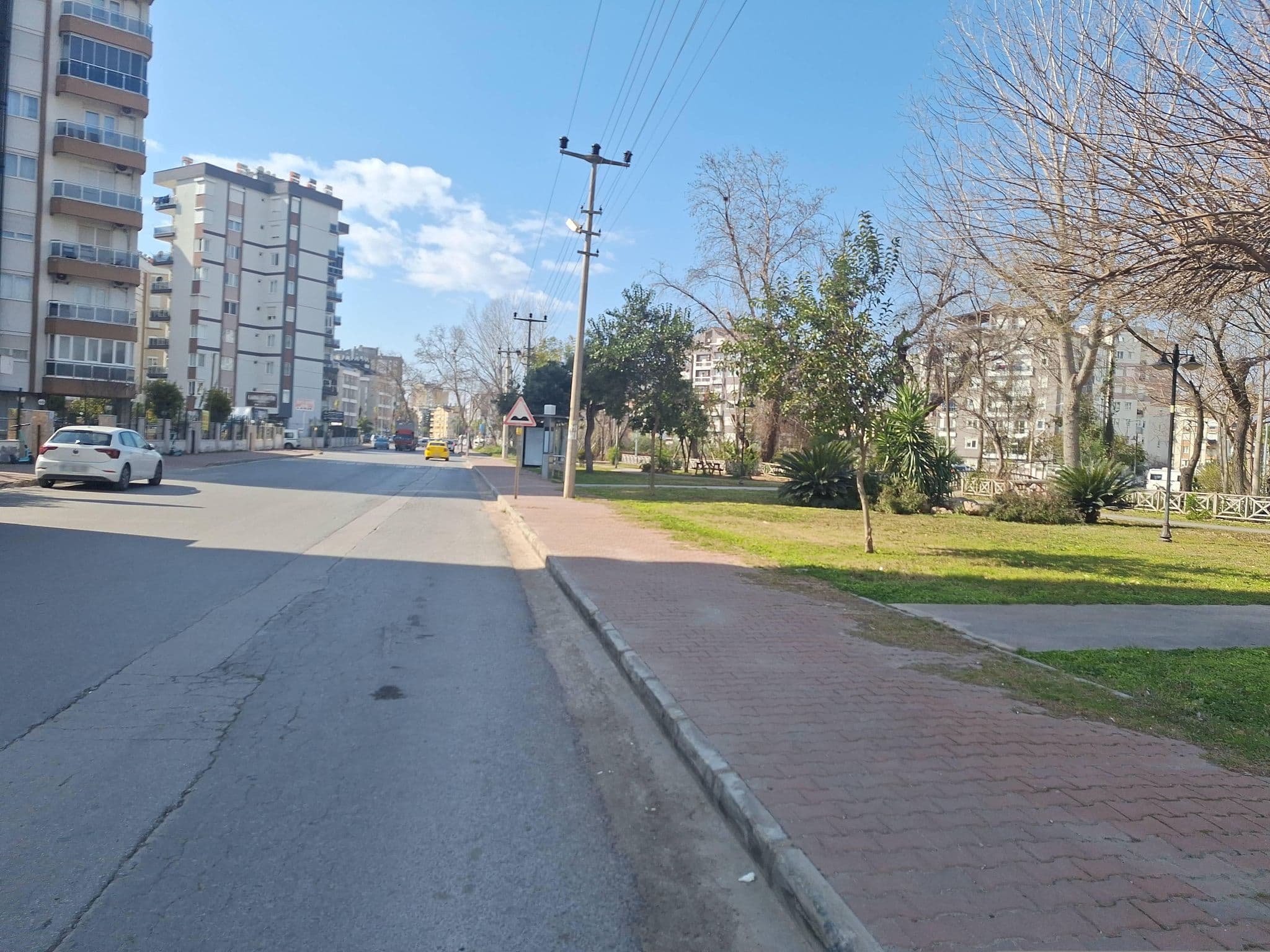Street view near En Hızlı Servis, Muratpaşa — © Guria (CC BY-SA · Mapillary)