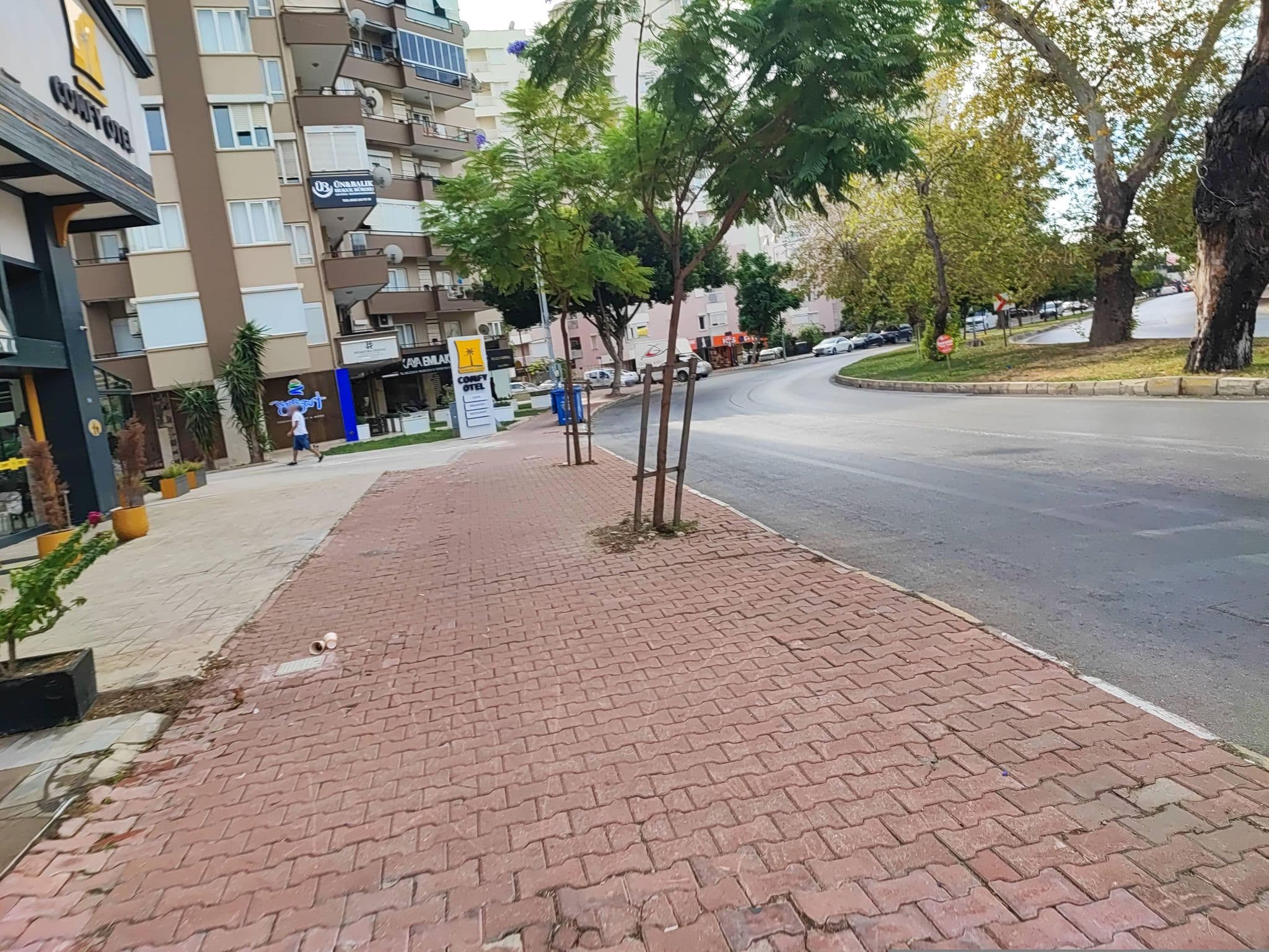 Street view near Comfy Otel Antalya Lara, Muratpaşa — © Guria (CC BY-SA · Mapillary)