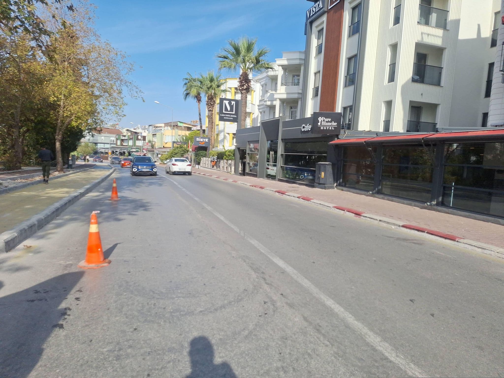 Street view near Selge Beach Resort Hotel, Muratpaşa — © Guria (CC BY-SA · Mapillary)