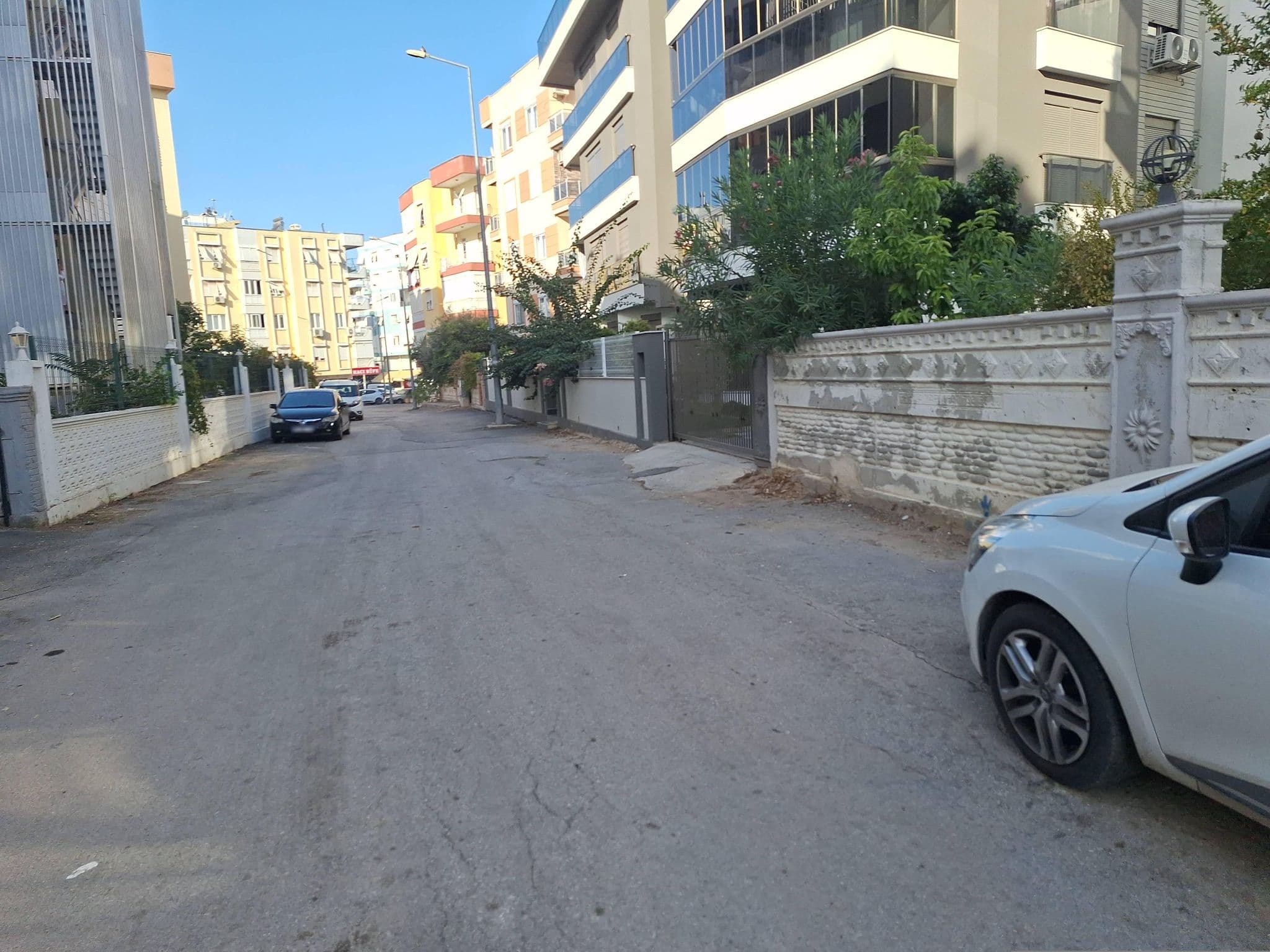Street view near Bloomtalya Hotel, Antalya — © Guria (CC BY-SA · Mapillary)
