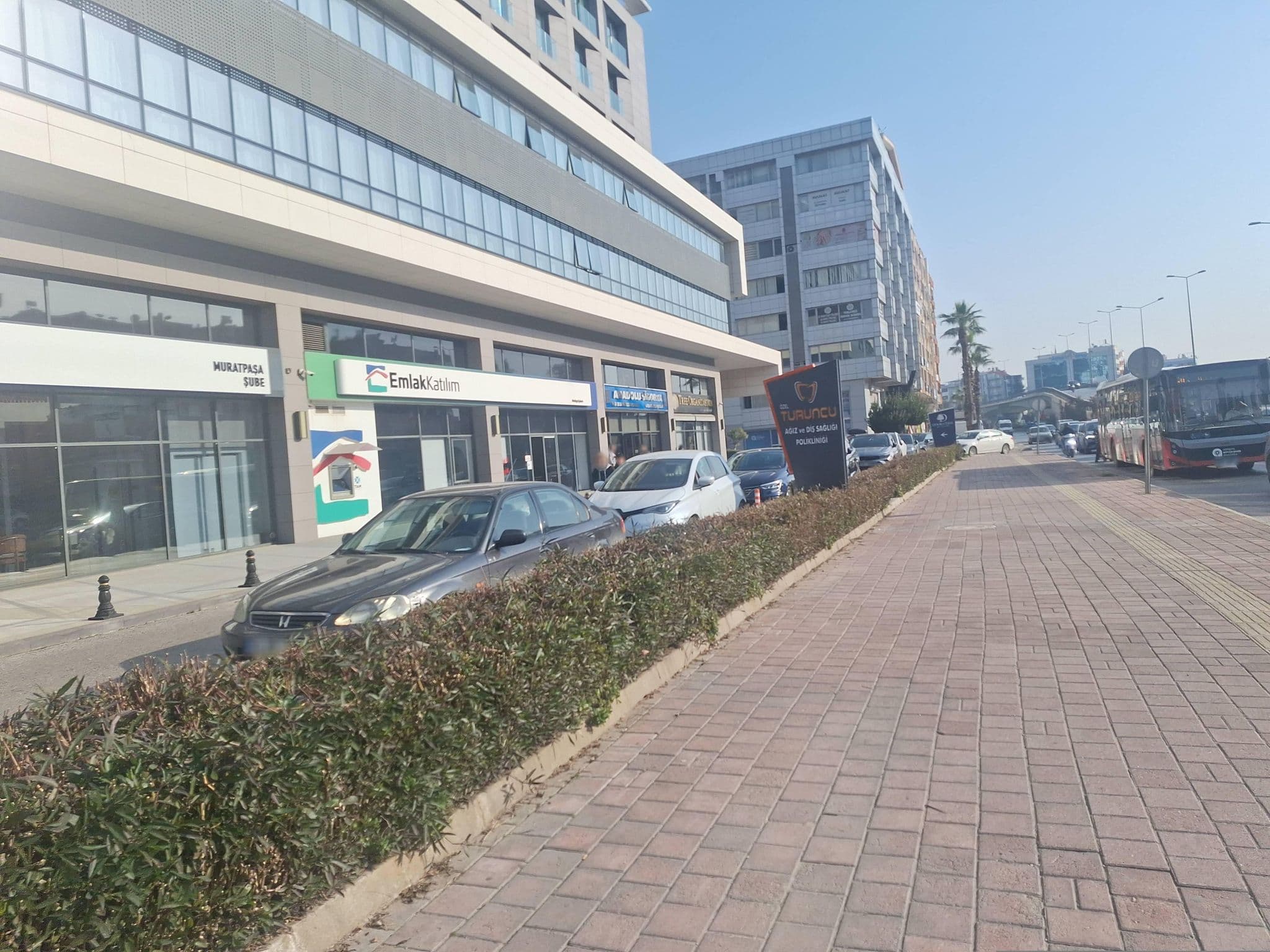 Street view near Doubletree Pool Lounge Gäo Club, Antalya — © Guria (CC BY-SA · Mapillary)