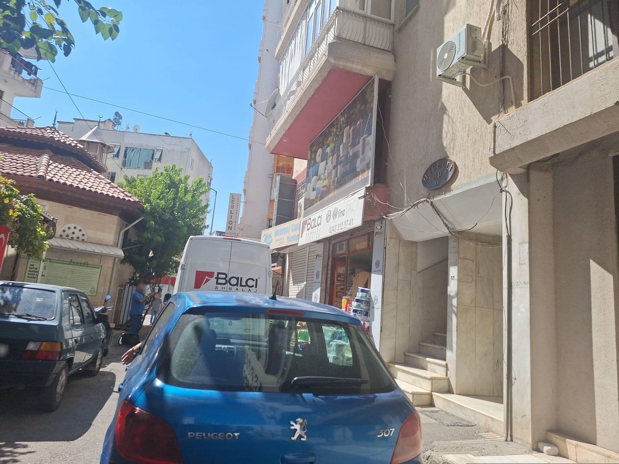 Street view near Les Lion Luxury Hotel & Spa, Antalya — © Guria (CC BY-SA · Mapillary)