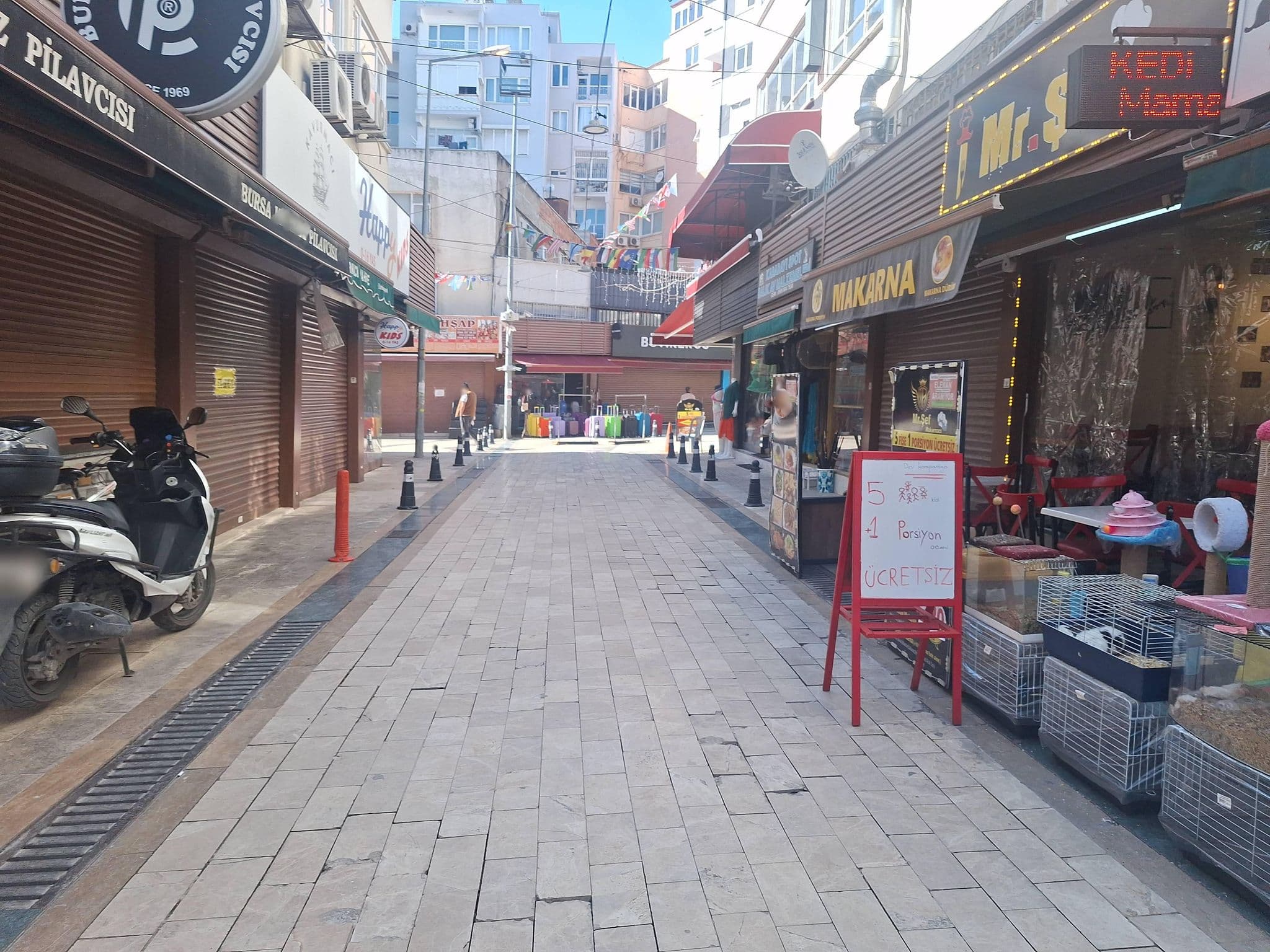 Street view near Yalçın Hotel, Antalya — © Guria (CC BY-SA · Mapillary)