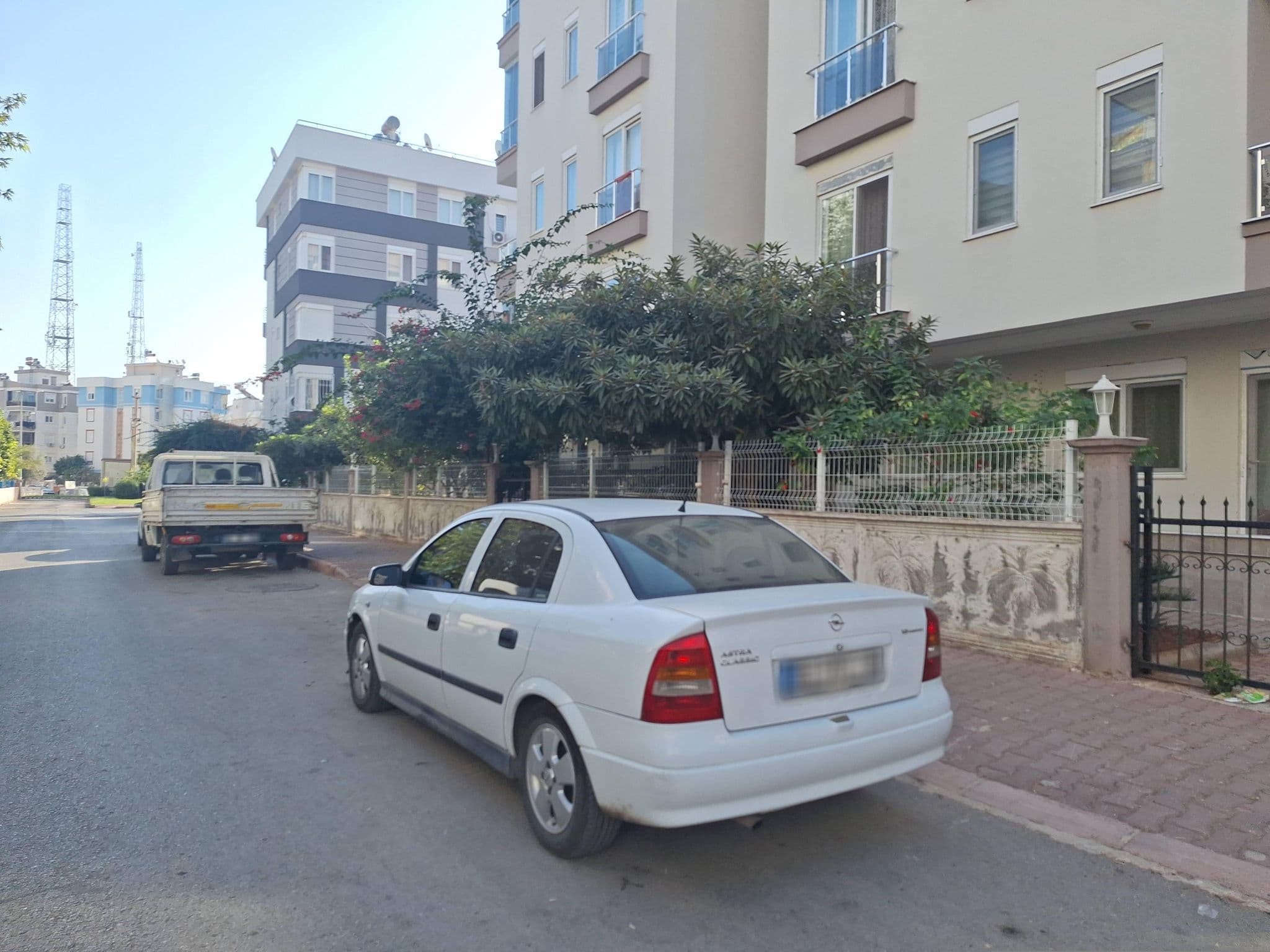 Street view near Toprak Otel, Antalya — © Guria (CC BY-SA · Mapillary)