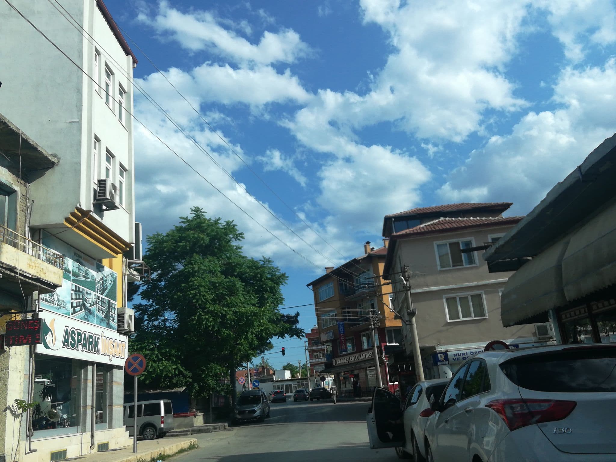 Street view near Hakan Otel, Dinar — © fbkoksal (CC BY-SA · Mapillary)