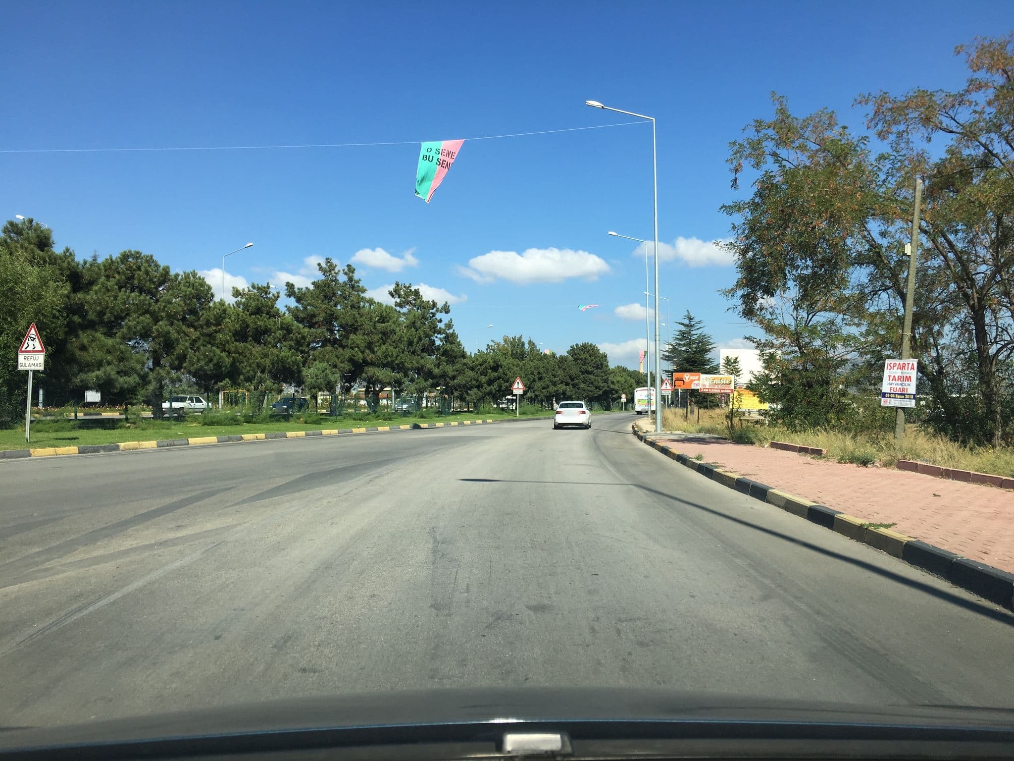 Street view near Simurg Butik Hotel, Isparta — © empty (CC BY-SA · Mapillary)