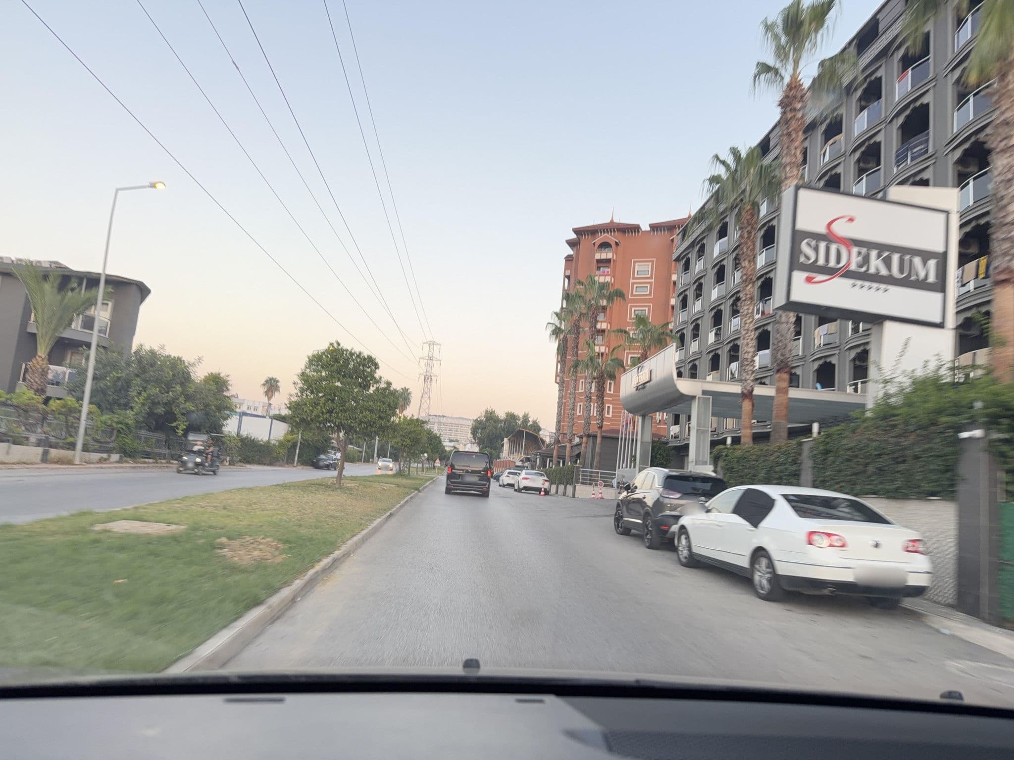 Street view near Side Royal Paradise, Gültepe — © wasd42 (CC BY-SA · Mapillary)