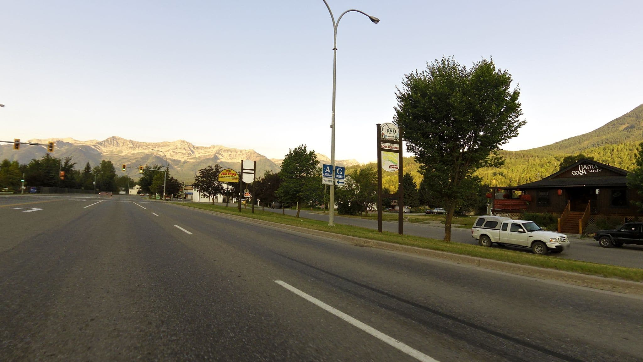 Street view near Park Place Lodge, Fernie — © rps333 (CC BY-SA · Mapillary)