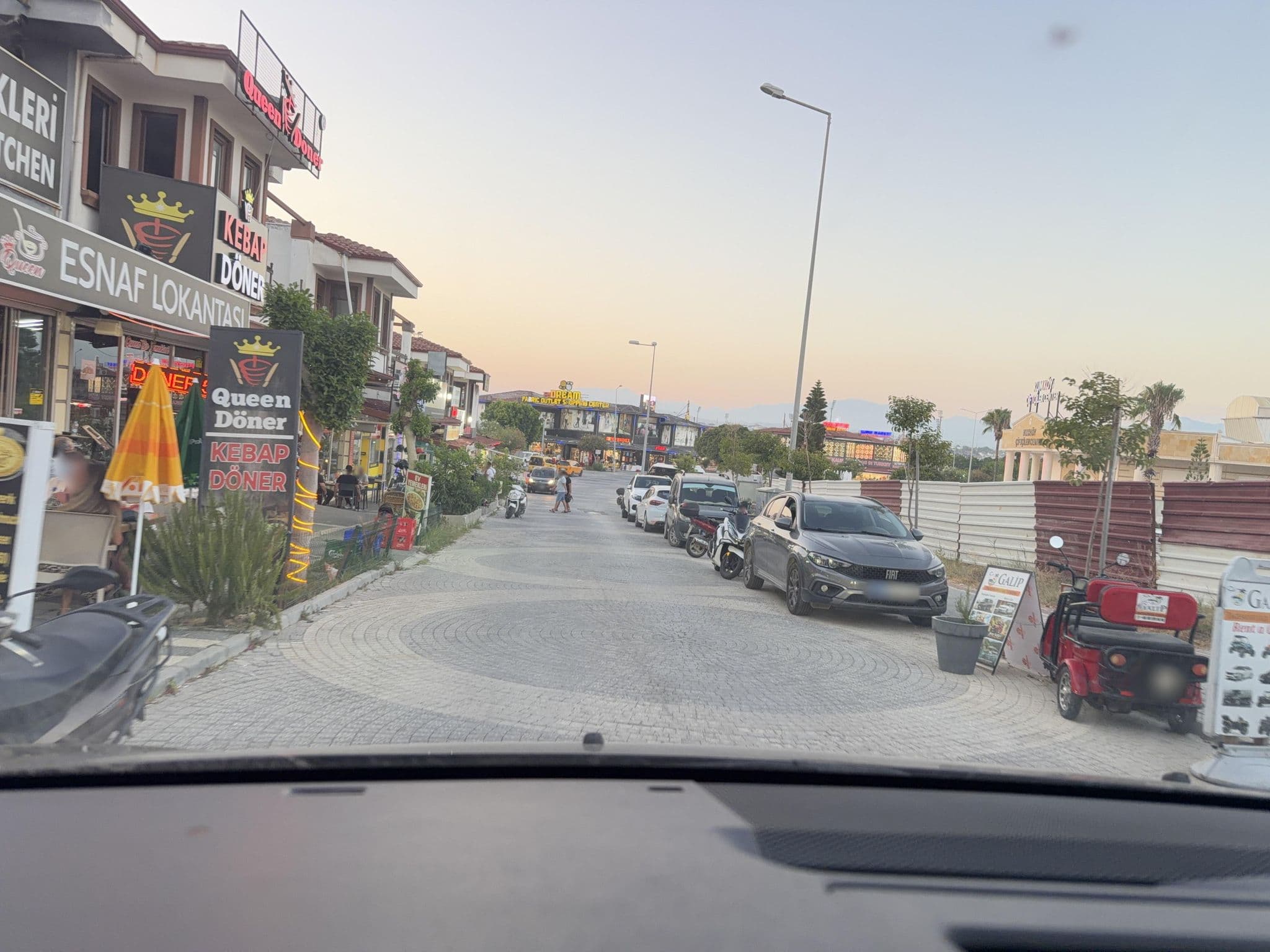 Street view near Platana Apart Otel, Gültepe — © wasd42 (CC BY-SA · Mapillary)
