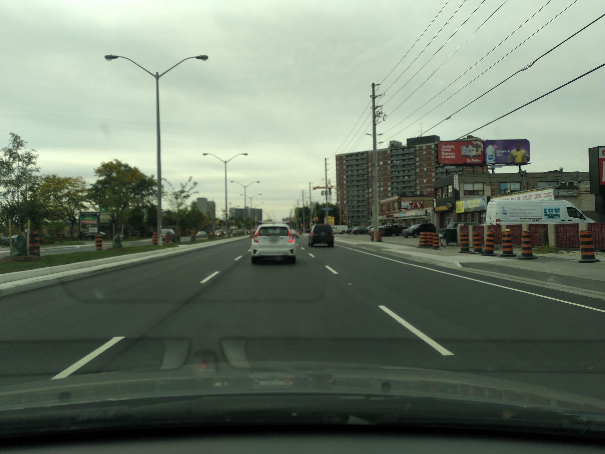 Street view near Maple Leaf Motel, West Hill — © abcourier01 (CC BY-SA · Mapillary)