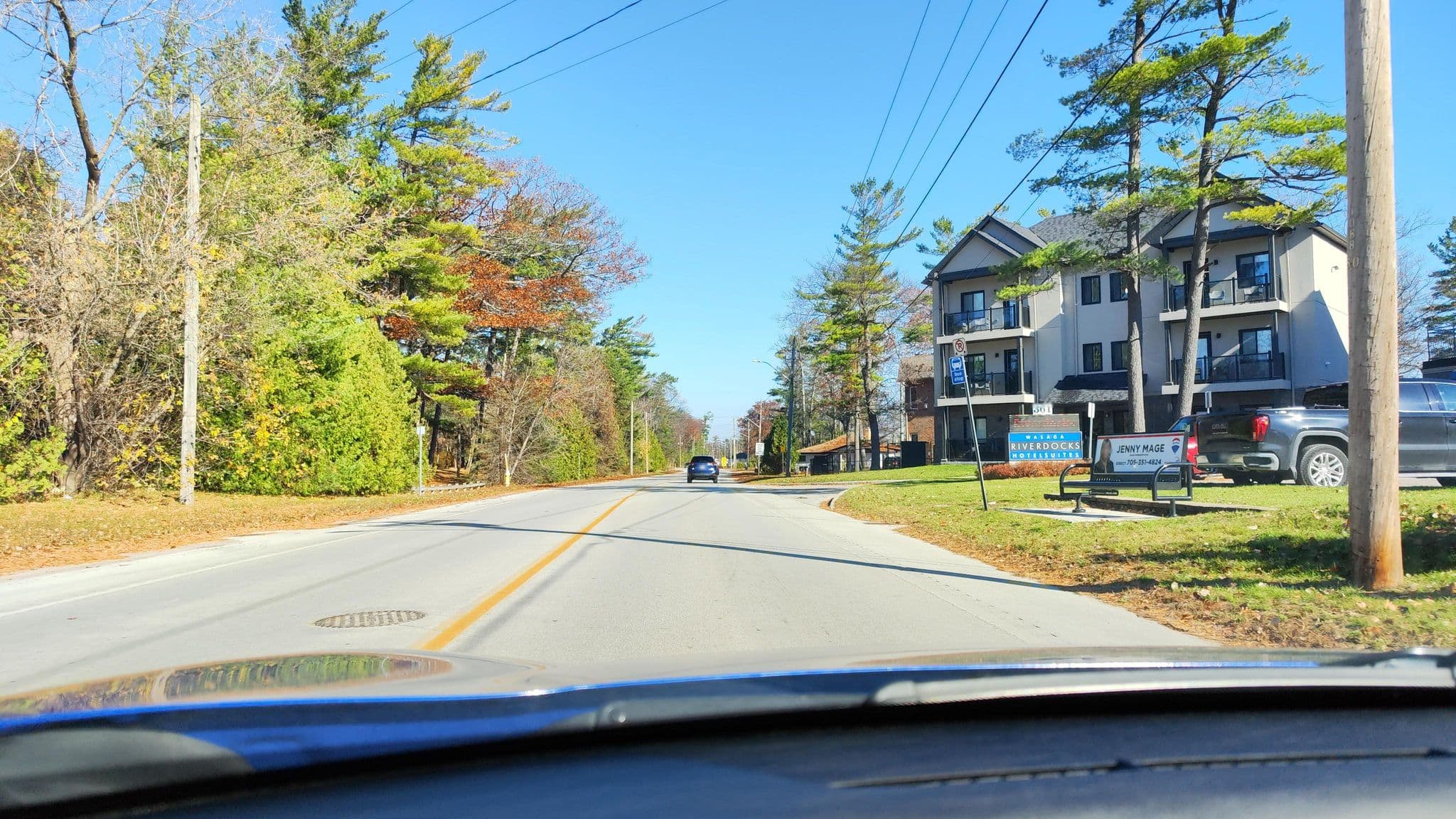 Street view near Wasaga Riverdocks Hotel Suites, Wasaga Beach — © raptureboi (CC BY-SA · Mapillary)