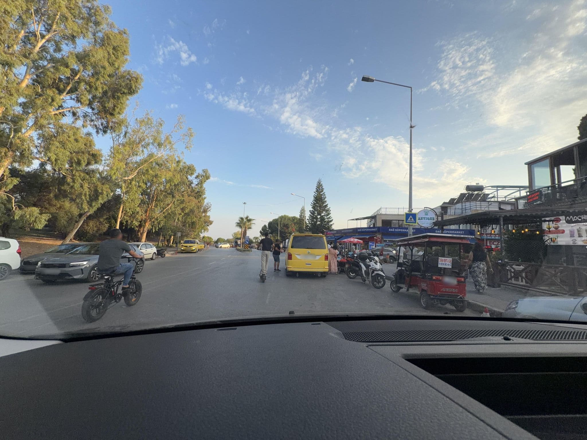 Street view near Beach Way Butik Hotel, Side — © wasd42 (CC BY-SA · Mapillary)
