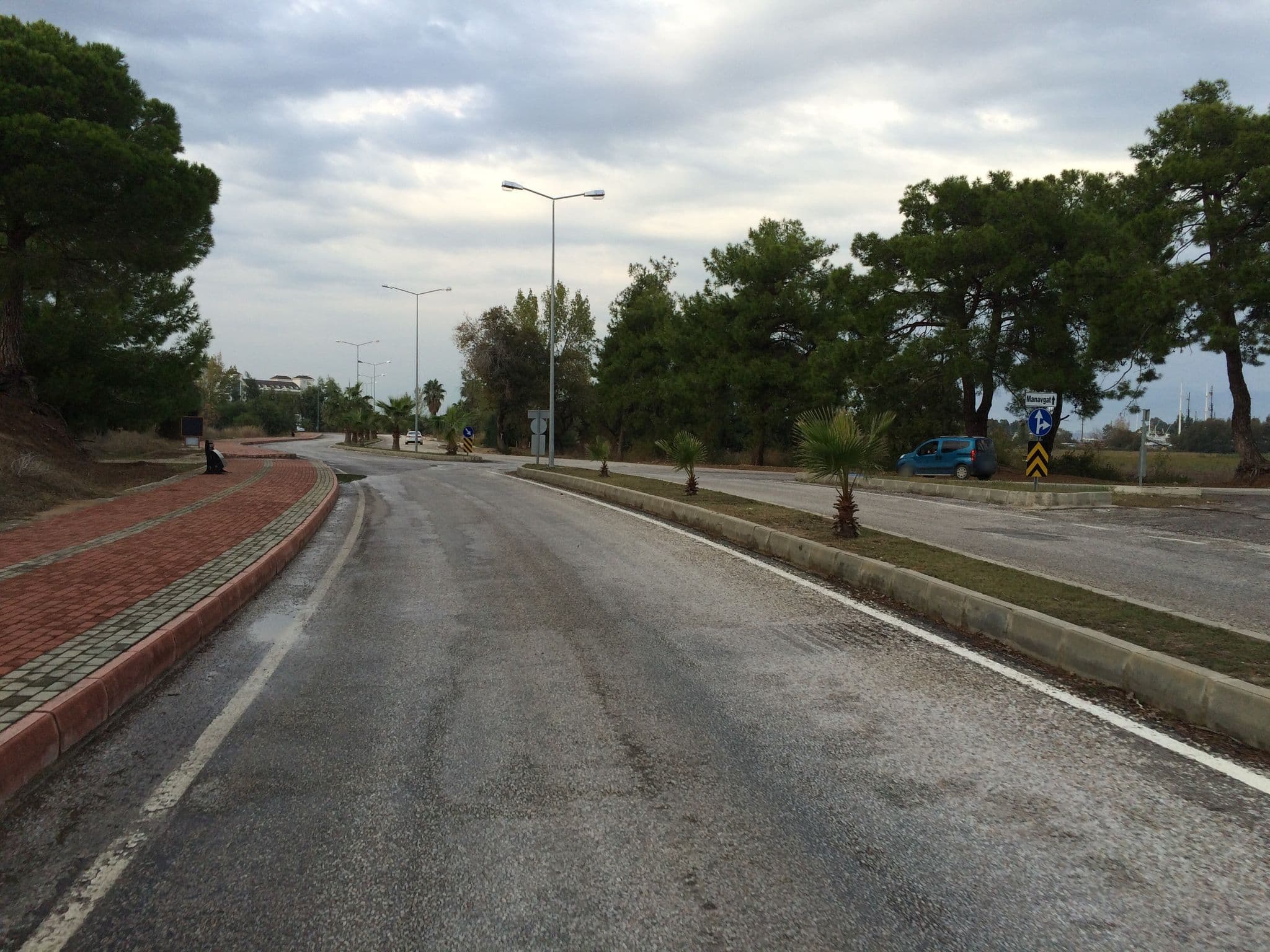 Street view near Side Karye Otel, Aşağı Hisar — © kalle (CC BY-SA · Mapillary)