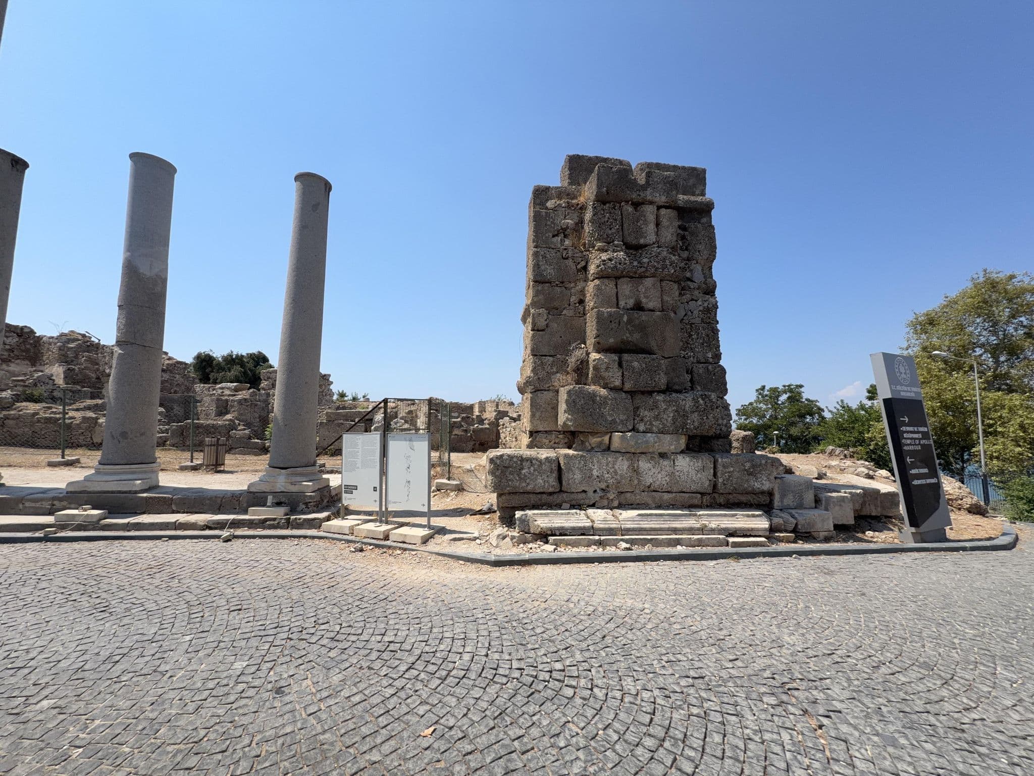 Street view near Dilek Pansiyon, Side — © wasd42 (CC BY-SA · Mapillary)