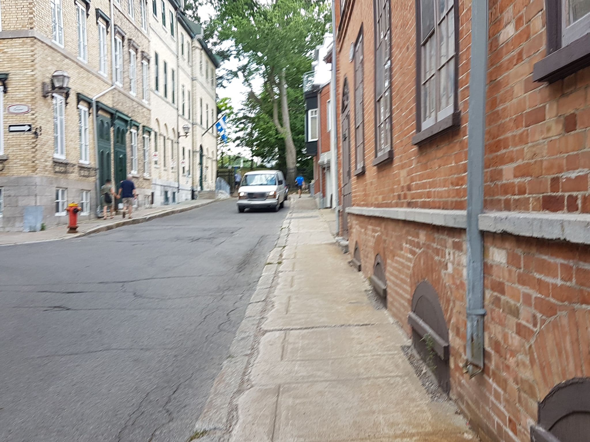 Street view near Hôtel Manoir Vieux-Québec, Québec — © jopparn (CC BY-SA · Mapillary)