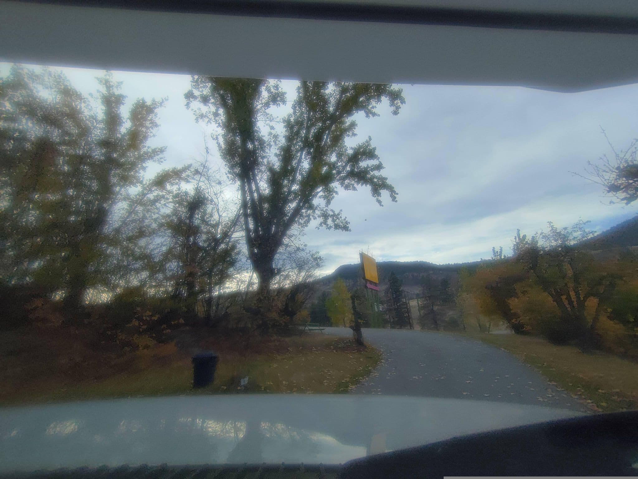 Street view near Camp-Along Resort, Kaleden — © kibour (CC BY-SA · Mapillary)