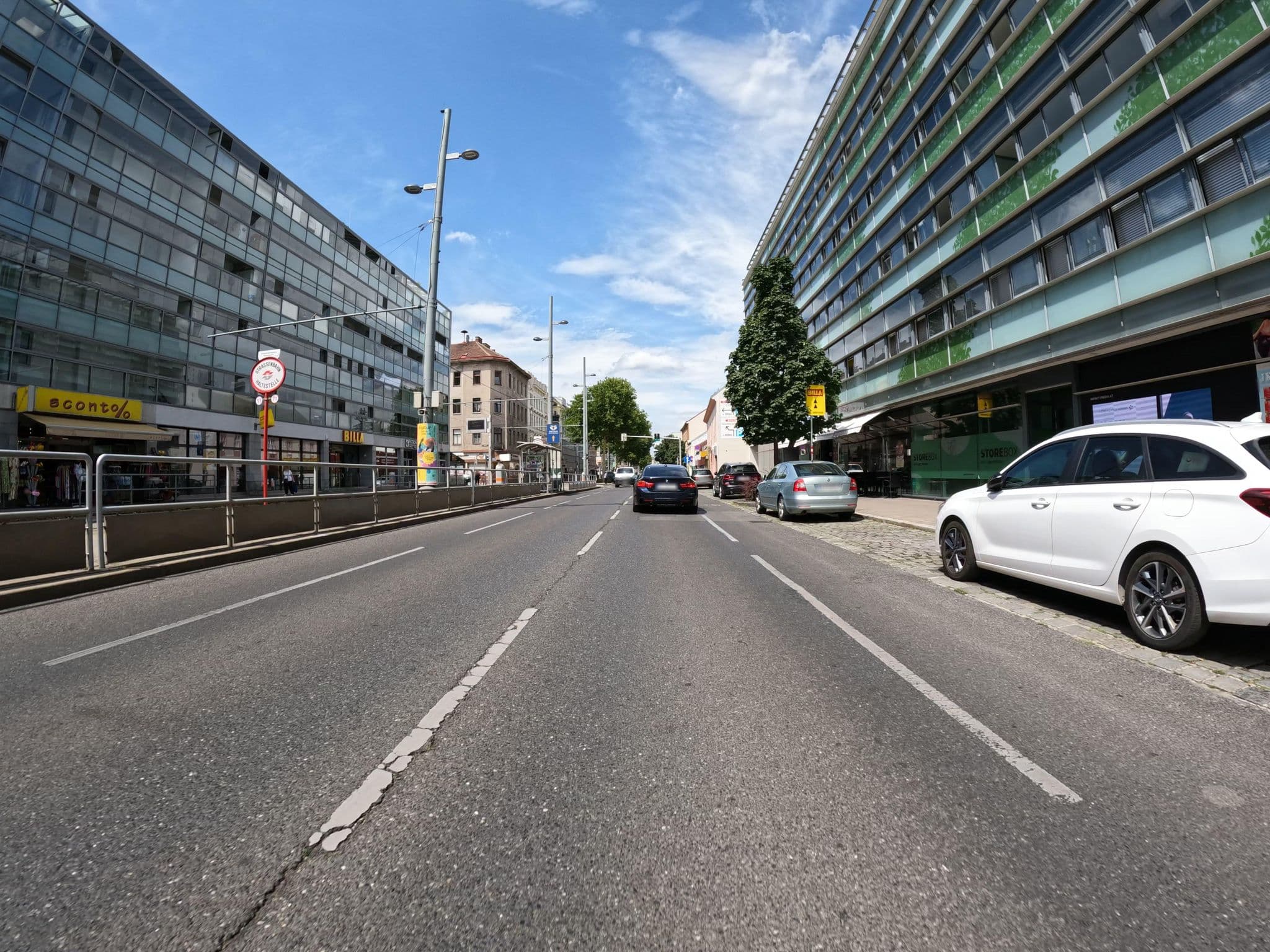 Street view near OeAD-Gästehaus, Simmering — © erias (CC BY-SA · Mapillary)