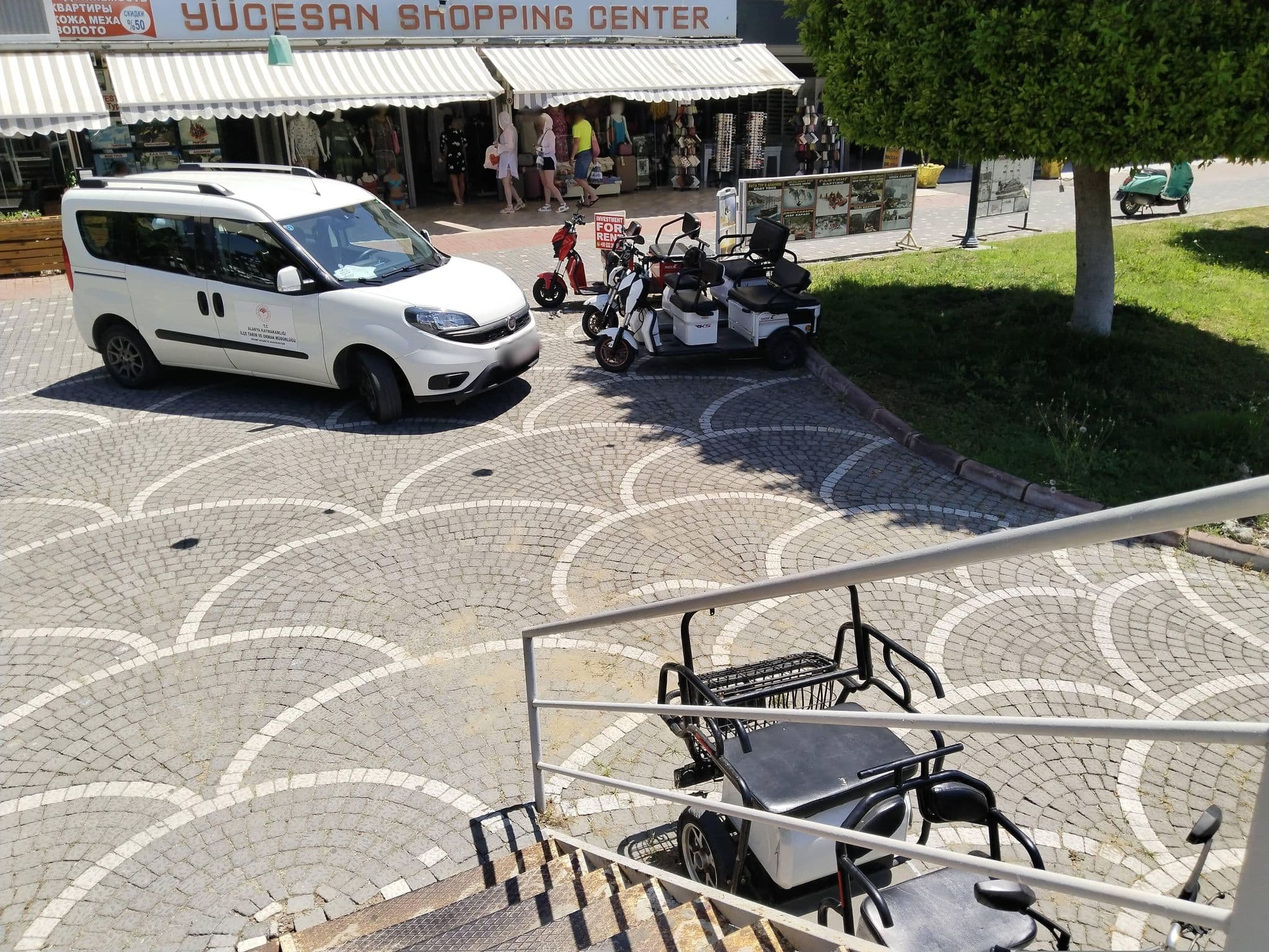 Street view near YÜCESAN OTEL, Avsallar — © Yurikson (CC BY-SA · Mapillary)