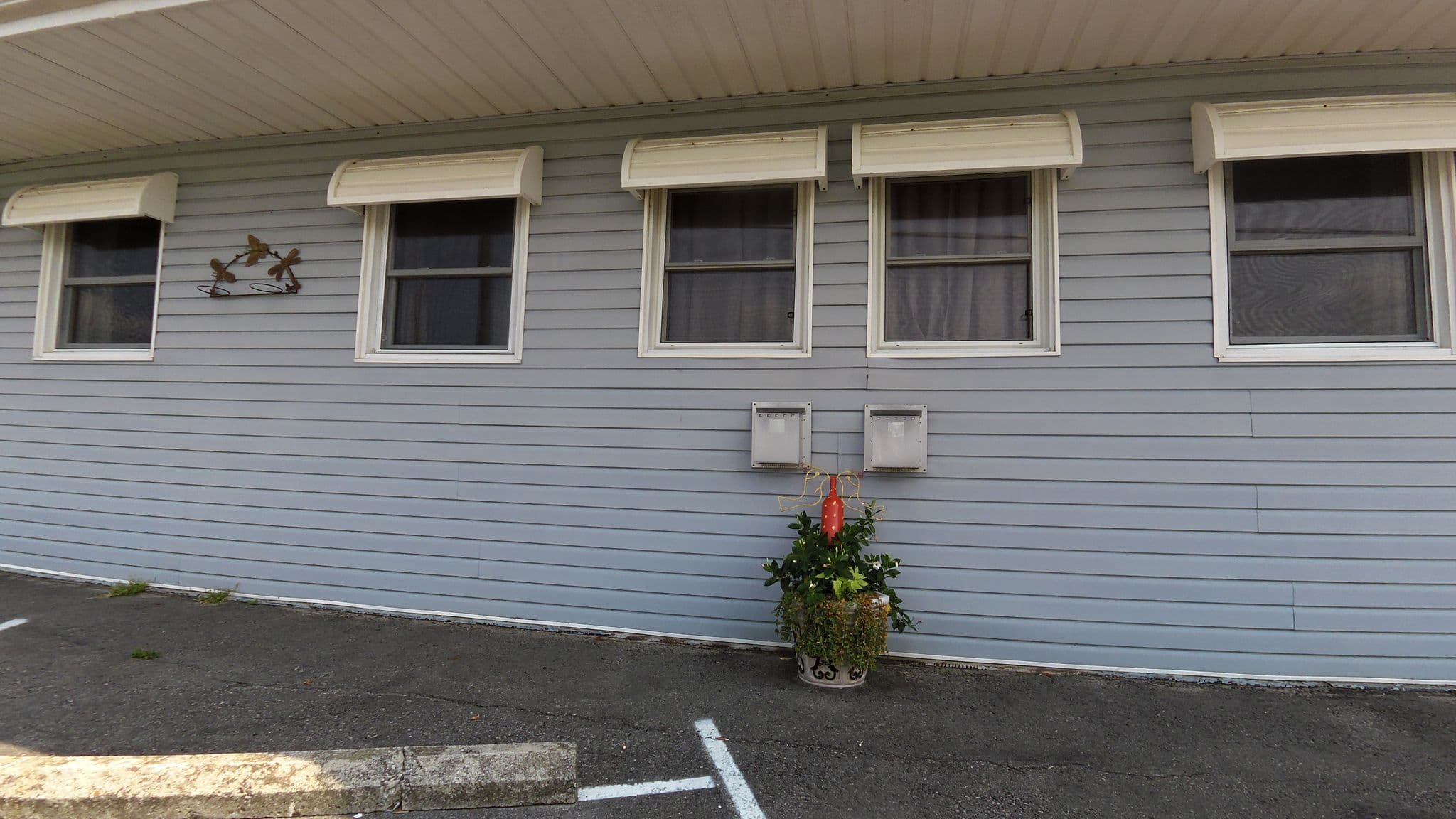Street view near Dewar's Inn on the River, Prescott — © rps333 (CC BY-SA · Mapillary)