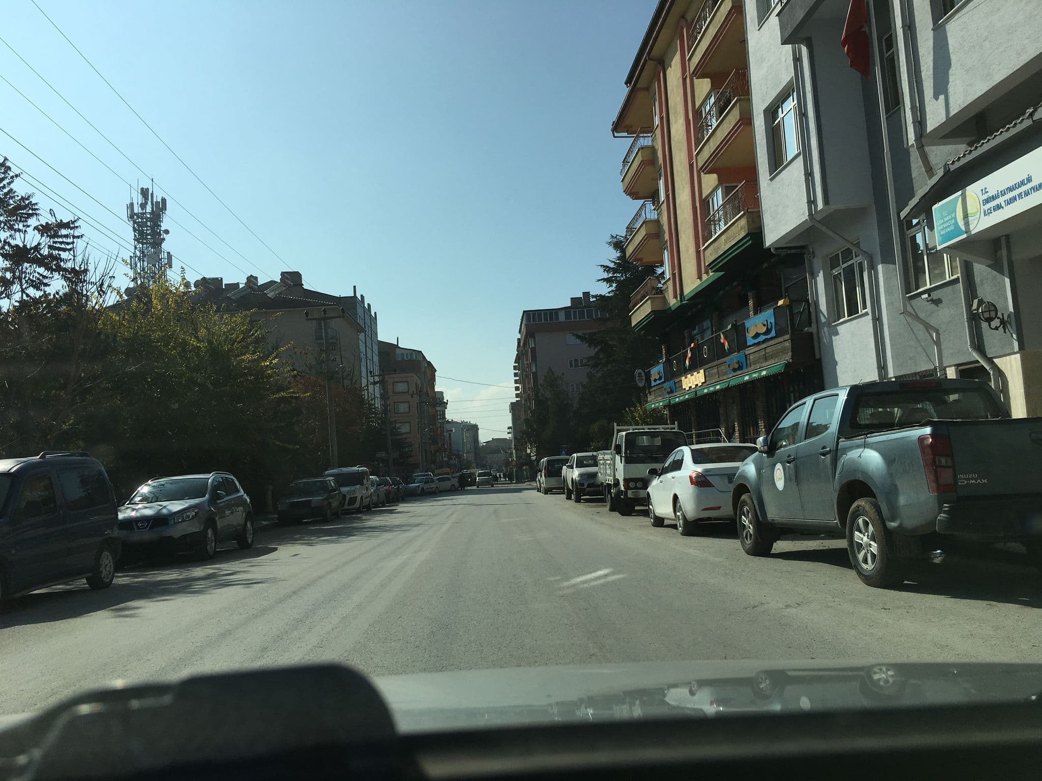 Street view near Uyku Ne Arar La Gecede 😀😊, Emirdağ — © kaymakam (CC BY-SA · Mapillary)