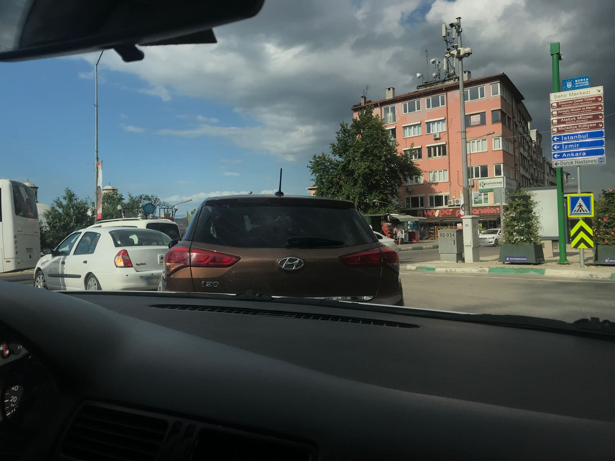 Street view near ev sıcaklığında Tiara Otel, Bursa — © gokceyl (CC BY-SA · Mapillary)