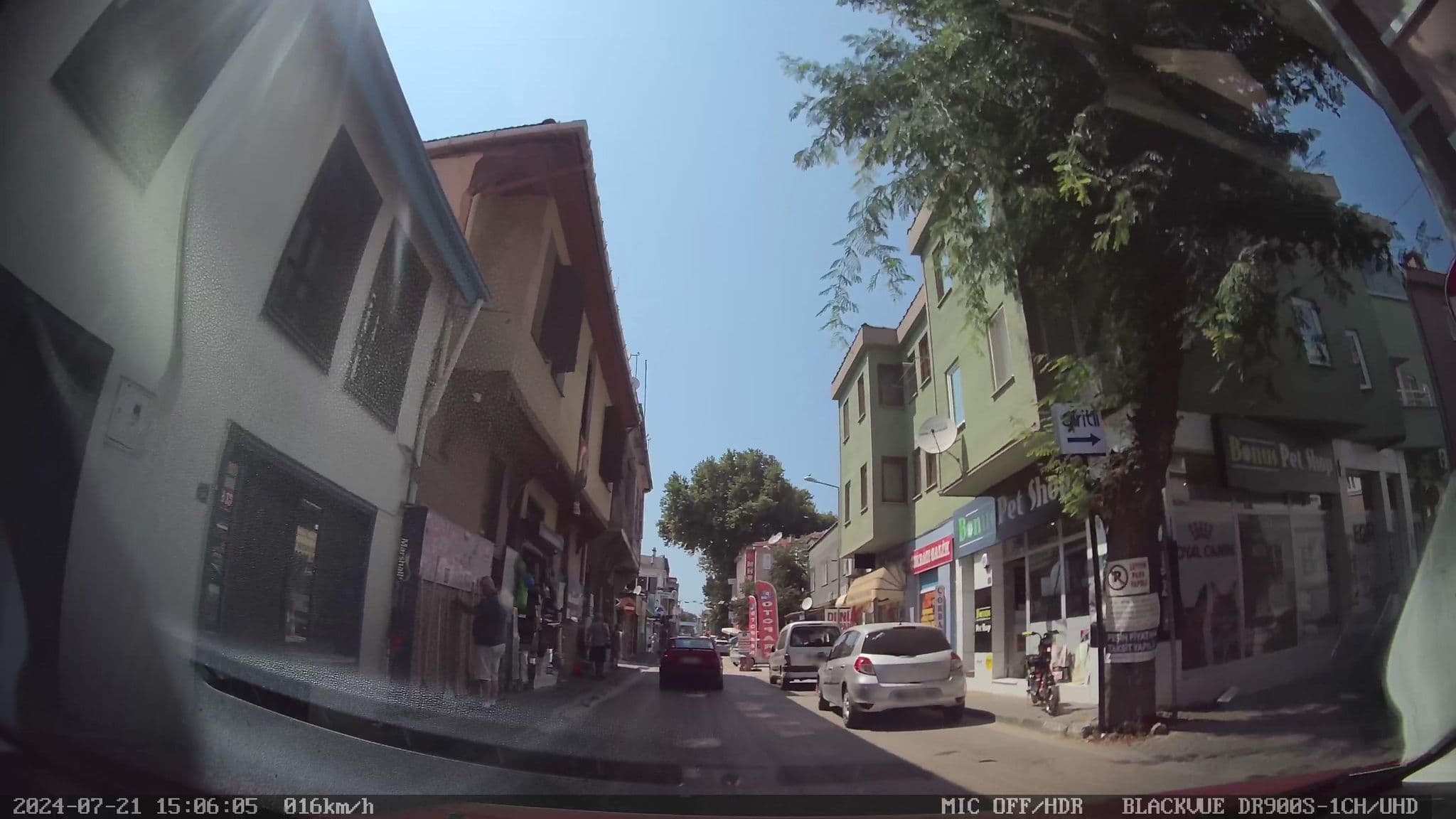 Street view near Lafonten Konak Hotel, Mudanya — © unen (CC BY-SA · Mapillary)