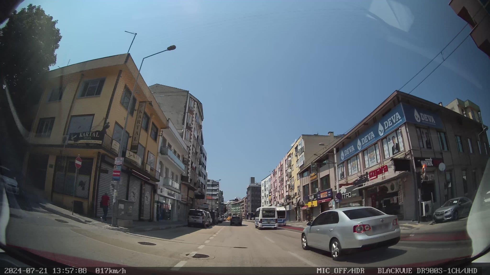 Street view near Emirhan Otel, Bursa — © unen (CC BY-SA · Mapillary)