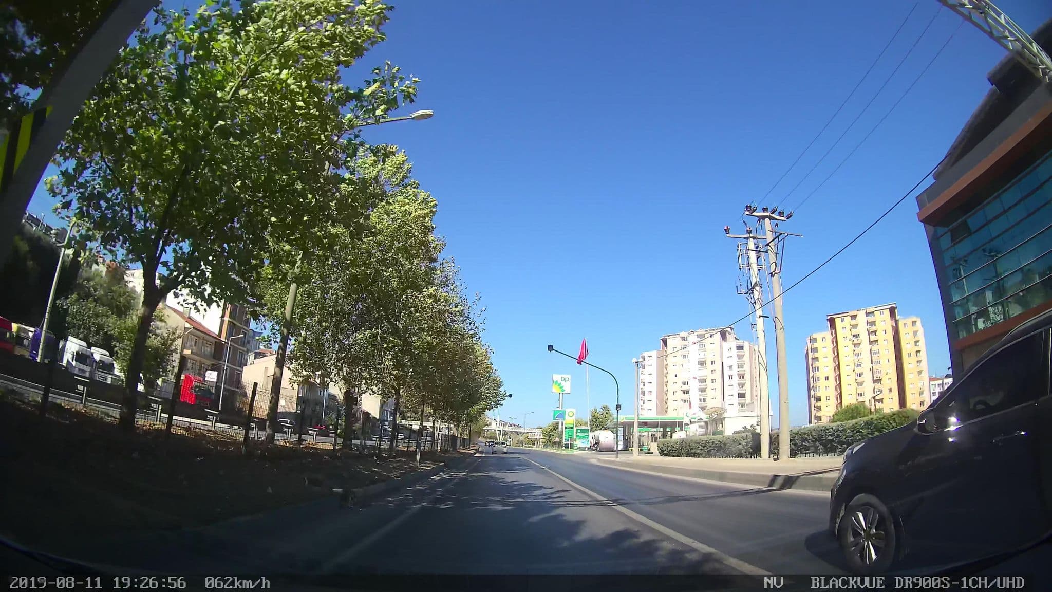 Street view near Ramada Hotel Spa & Sauna, Gemlik — © yercizenler (CC BY-SA · Mapillary)