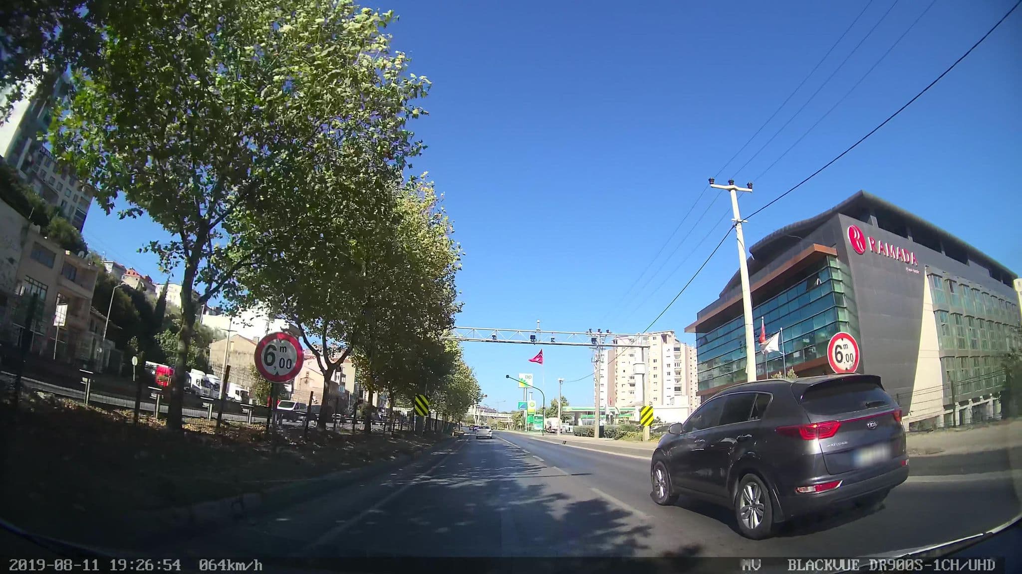 Street view near MİRA OTEL, Gemlik — © yercizenler (CC BY-SA · Mapillary)