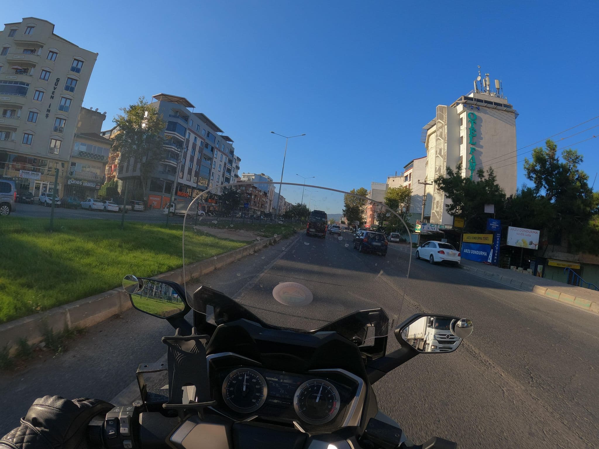 Street view near Familia Otel, Orhangazi — © 58zarali (CC BY-SA · Mapillary)