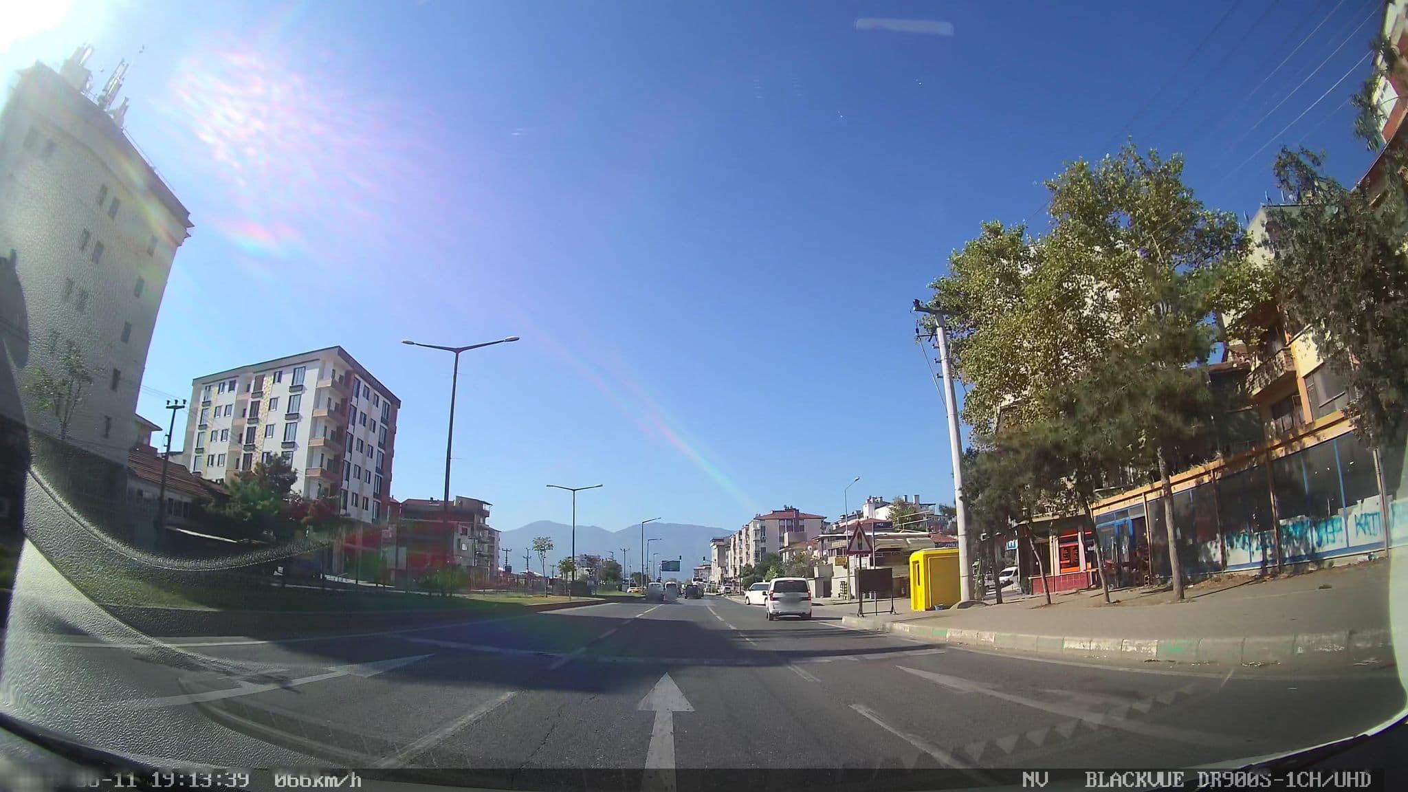 Street view near Topçu Otel, Orhangazi — © yercizenler (CC BY-SA · Mapillary)