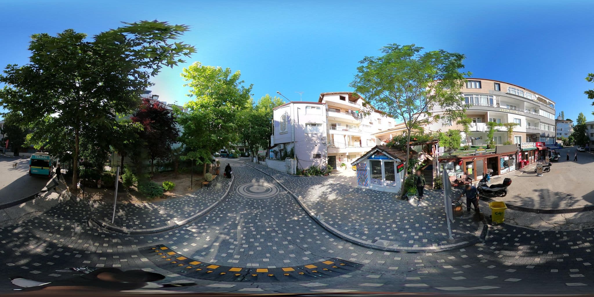 Street view near Almasa, Kadıköy — © Harsake (CC BY-SA · Mapillary)