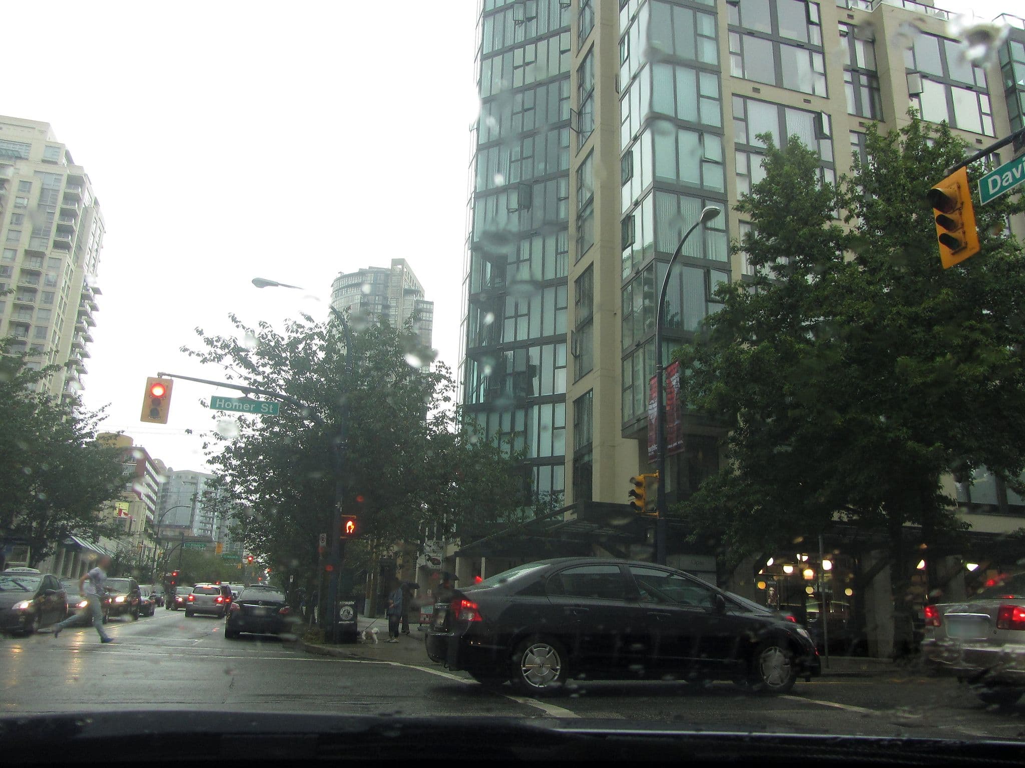Street view near The Beresford, Yaletown — © pnorman (CC BY-SA · Mapillary)