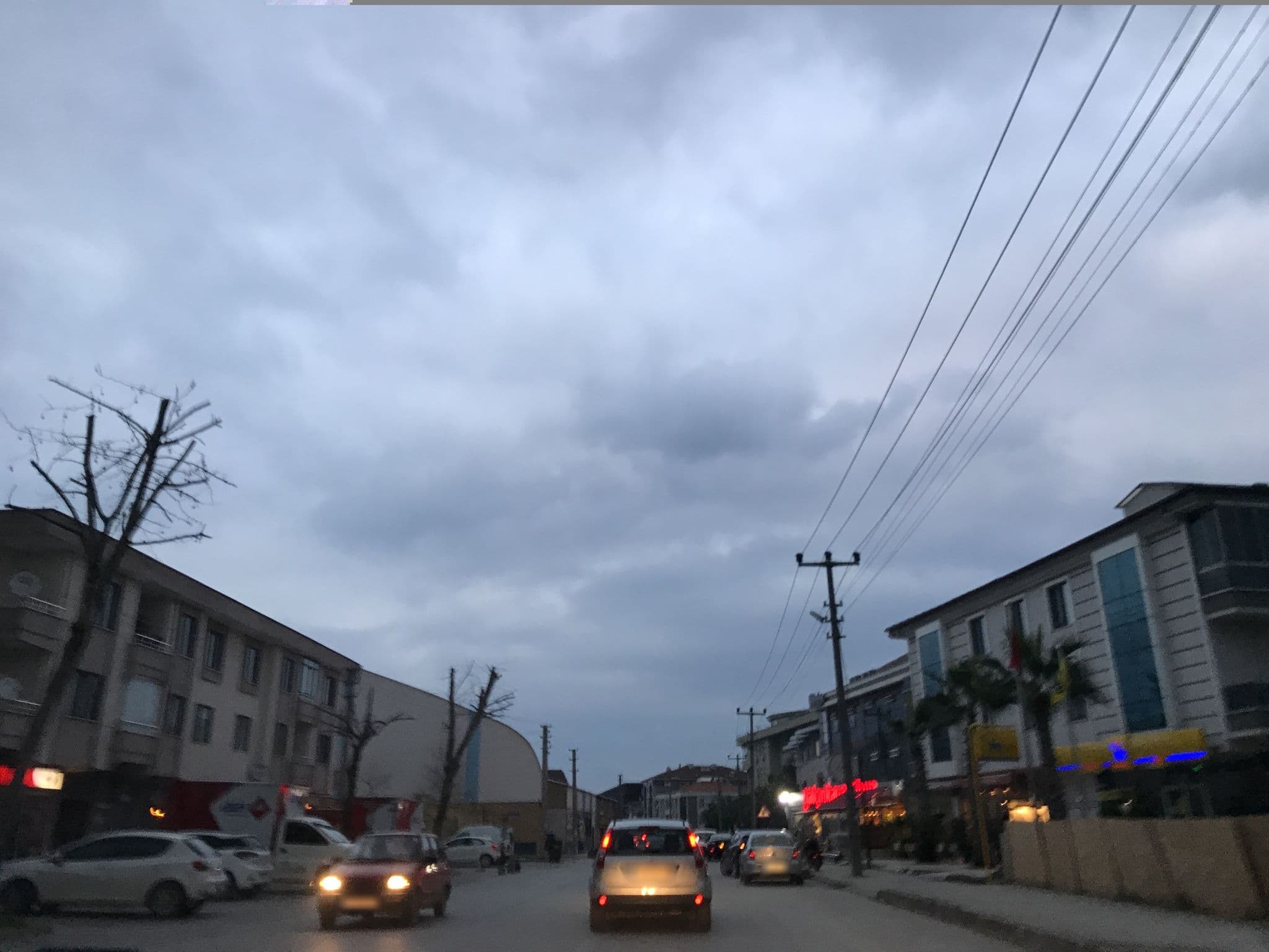 Street view near Grand Aydoğan Otel (Yalova), Yalova — © ferahkoksal (CC BY-SA · Mapillary)