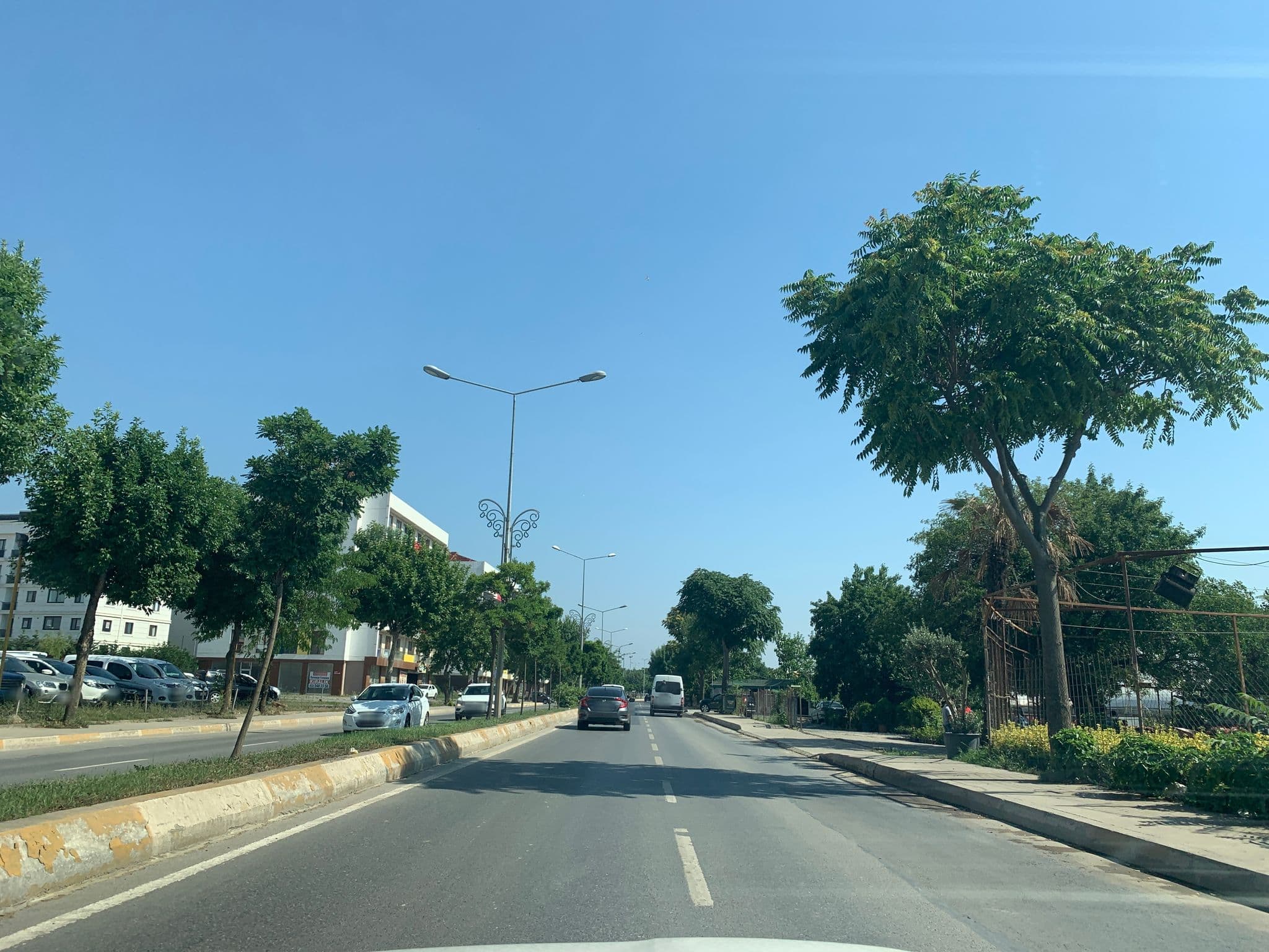 Street view near İlim Yayma Cemiyeti Konukevi, Balçık — © cihan10 (CC BY-SA · Mapillary)