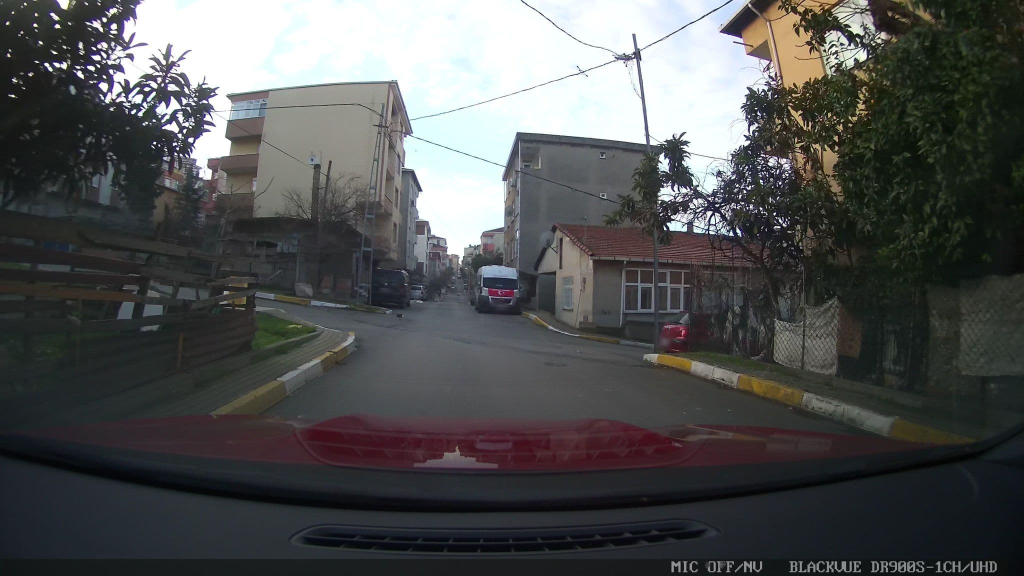 Street view near Zübeyde Hanım Öğretmenevi, Sultanbeyli — © ademturkmen (CC BY-SA · Mapillary)