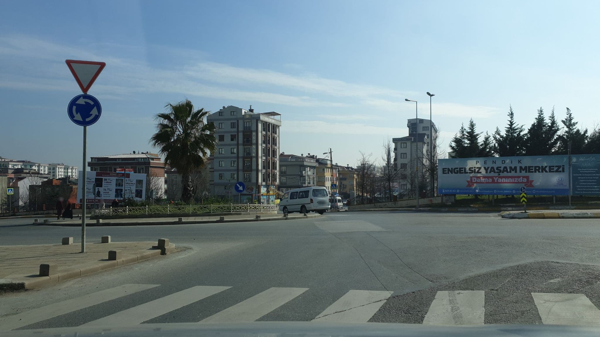 Street view near Sahrakent Otel Kurtköy, Sultanbeyli — © mcamlica (CC BY-SA · Mapillary)