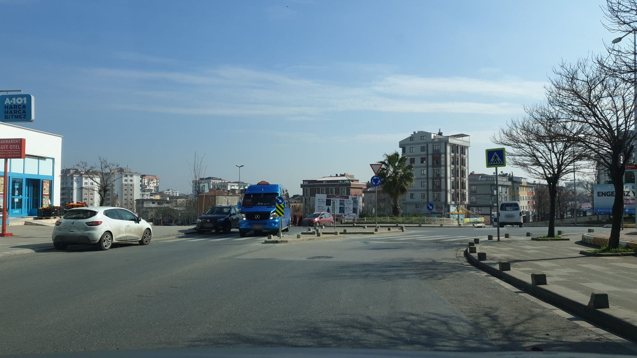 Street view near Saatlik Daire Pendik, Sultanbeyli — © mcamlica (CC BY-SA · Mapillary)