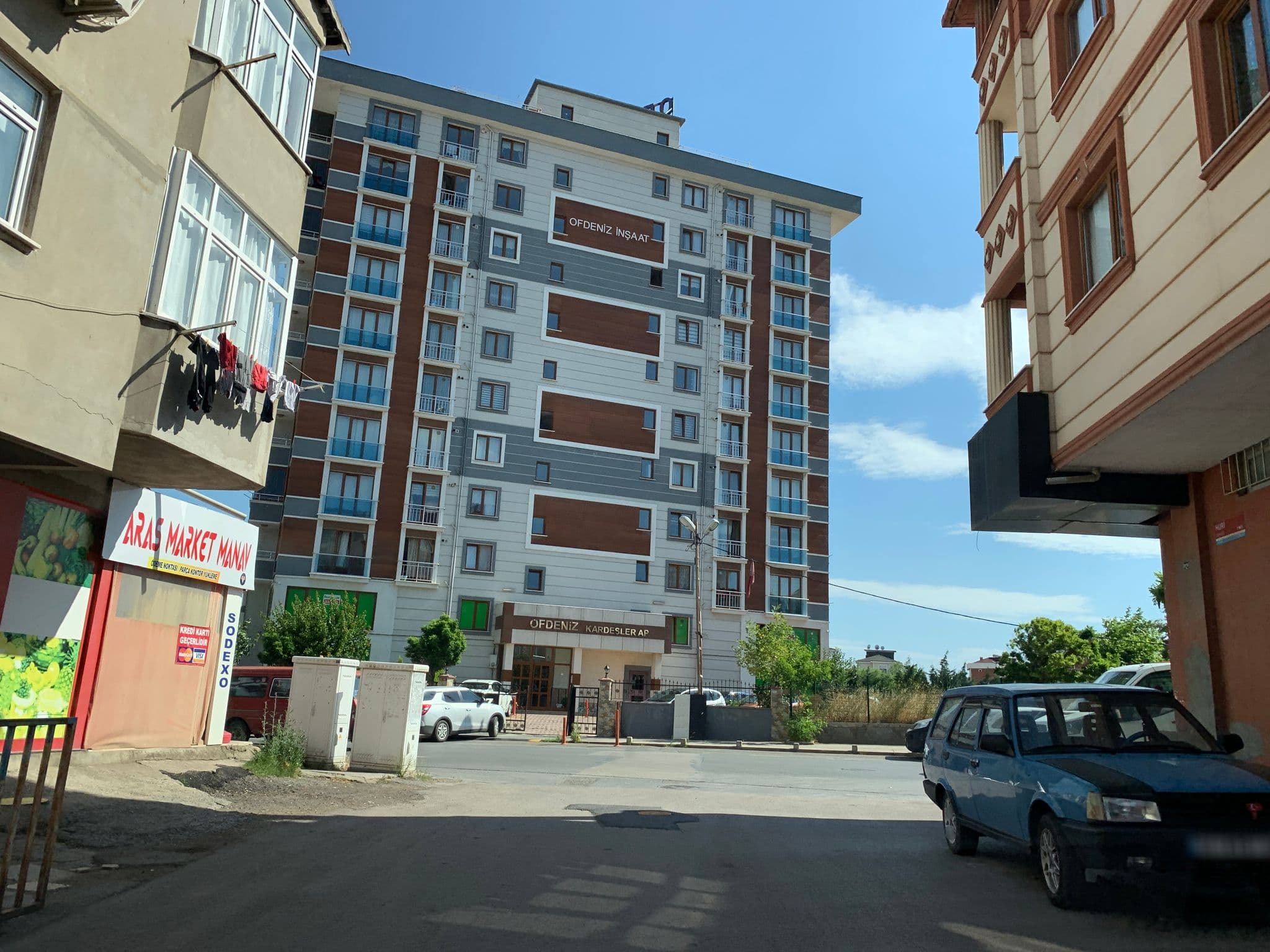 Street view near Sahrakent Otel Kartal, Sultanbeyli — © cihan10 (CC BY-SA · Mapillary)