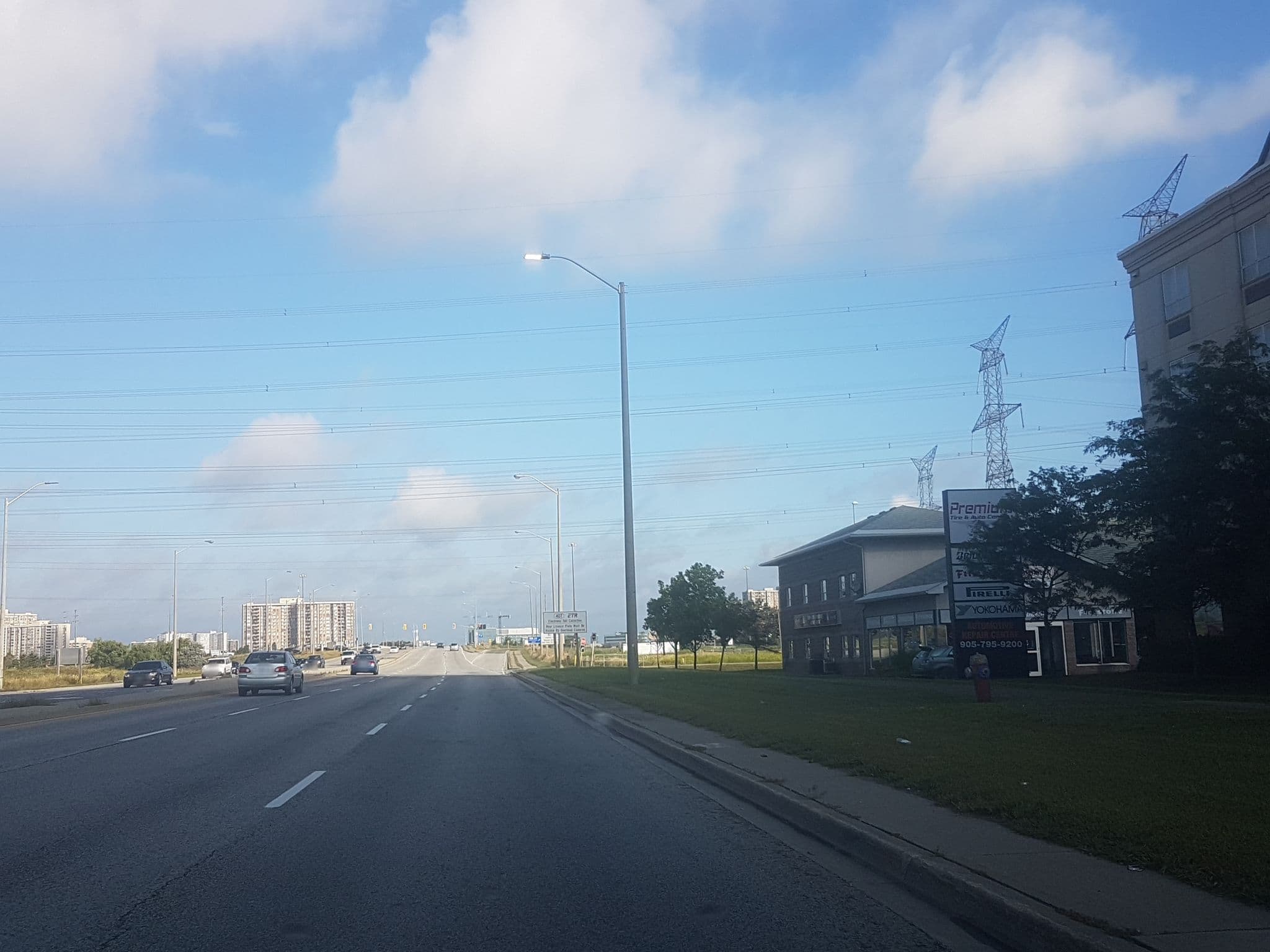 Street view near Comfort Inn, Brampton — © jopparn (CC BY-SA · Mapillary)