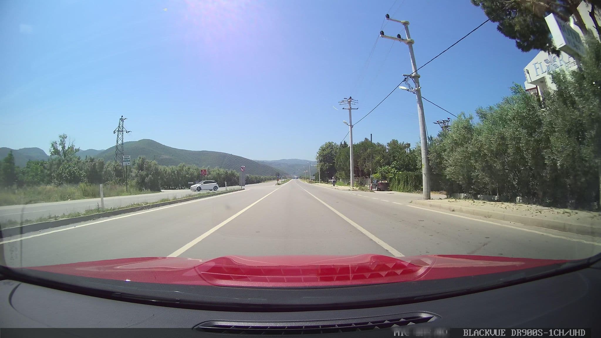 Street view near İznik Flora Butik Otel & Restaurant, İznik — © ademturkmen (CC BY-SA · Mapillary)