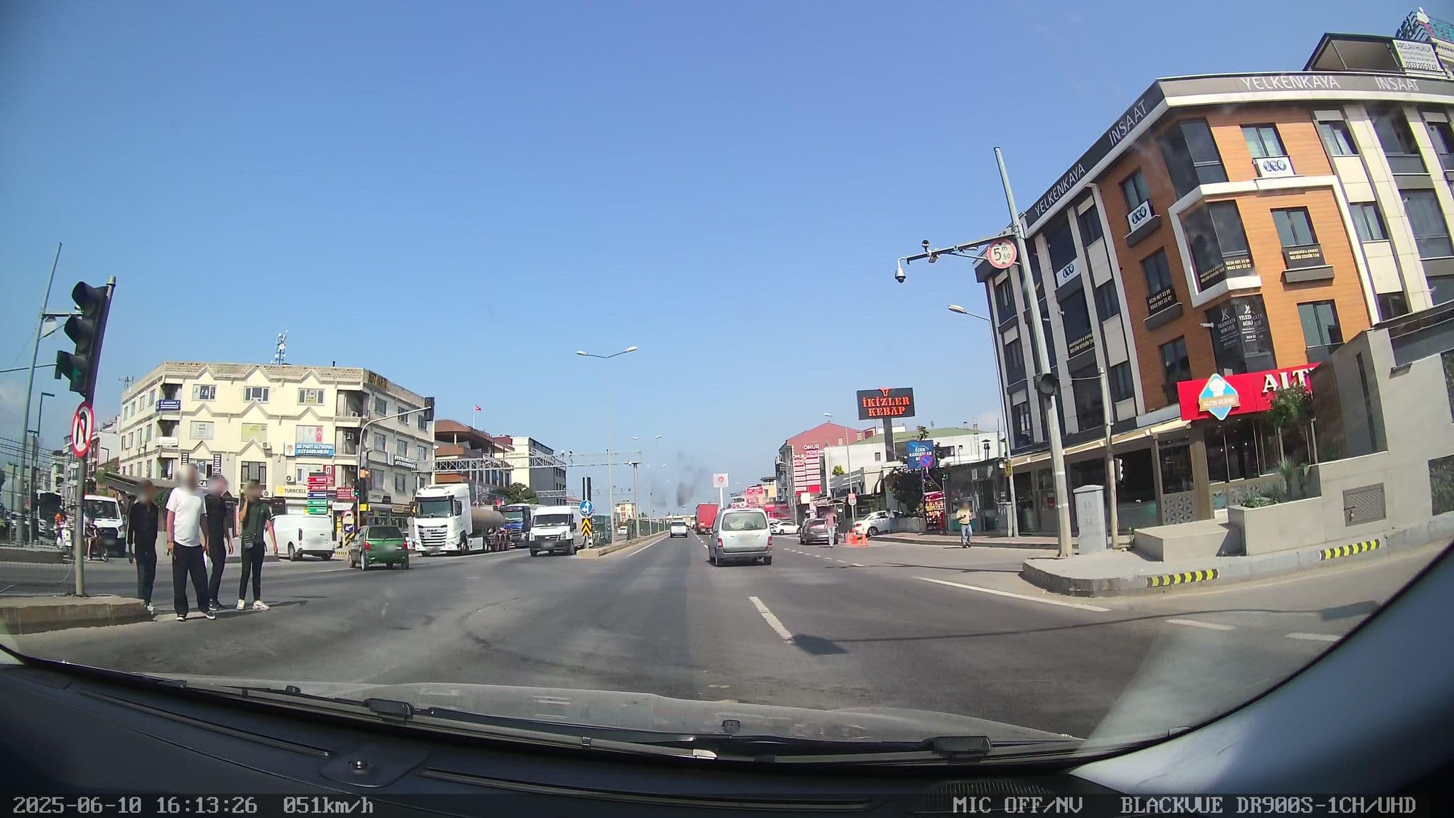 Street view near Flamingo Pansiyon, Altınova — © Zafer (CC BY-SA · Mapillary)