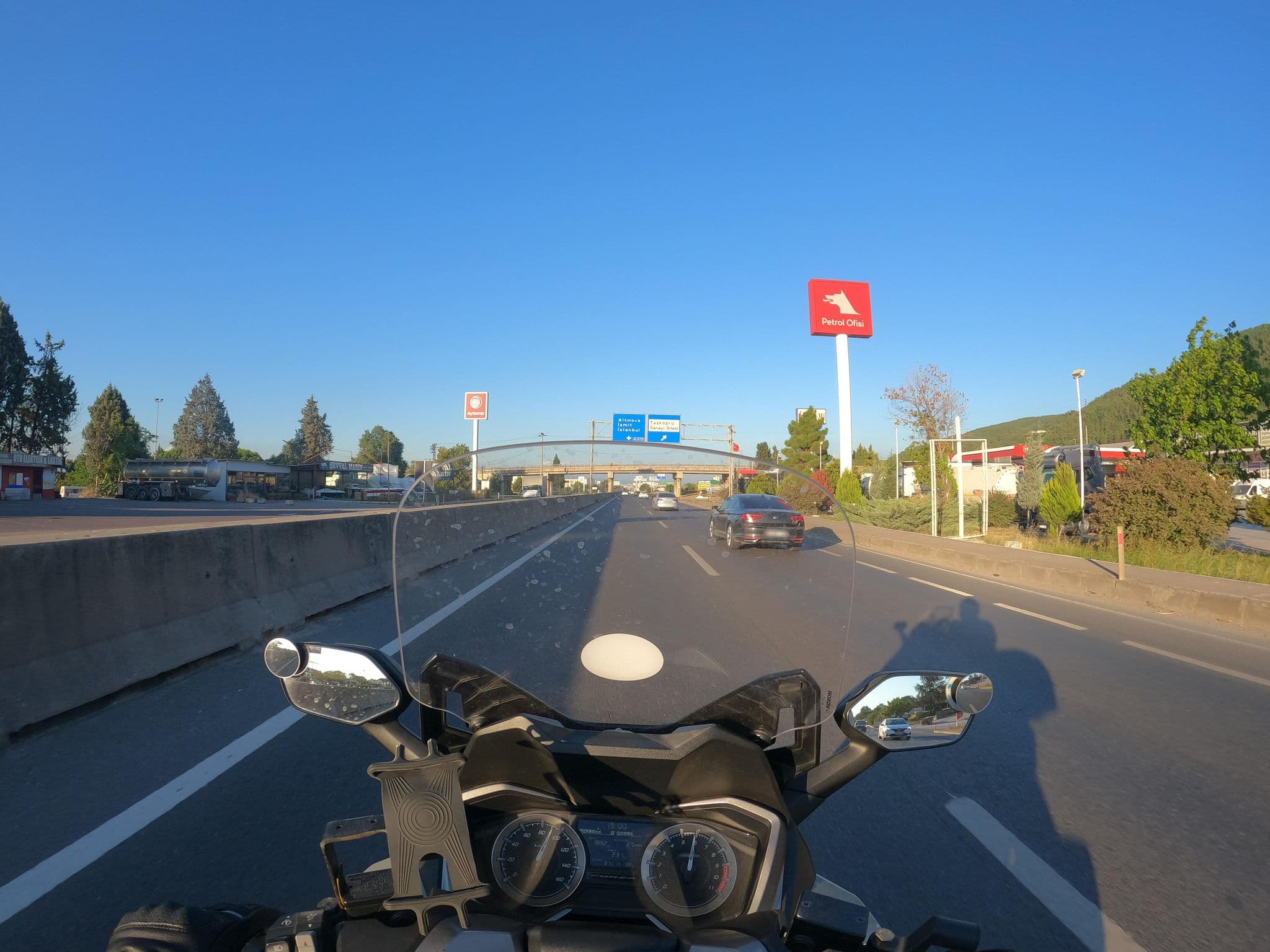 Street view near Mimoza Dinlenme Tesisleri, Çiftlikköy — © 58zarali (CC BY-SA · Mapillary)