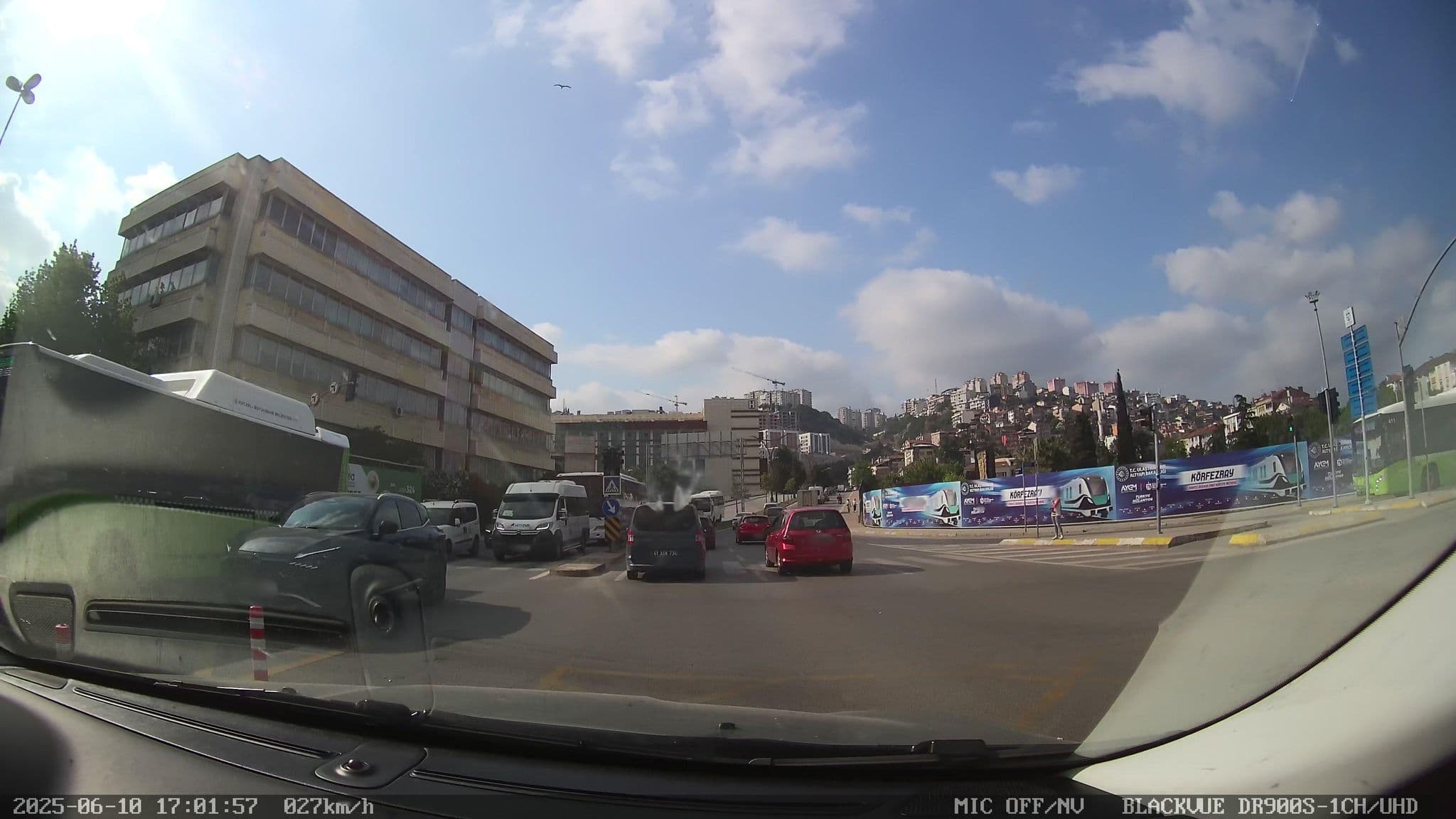 Street view near Hotel Hogsagome Darıca, İzmit — © Zafer (CC BY-SA · Mapillary)