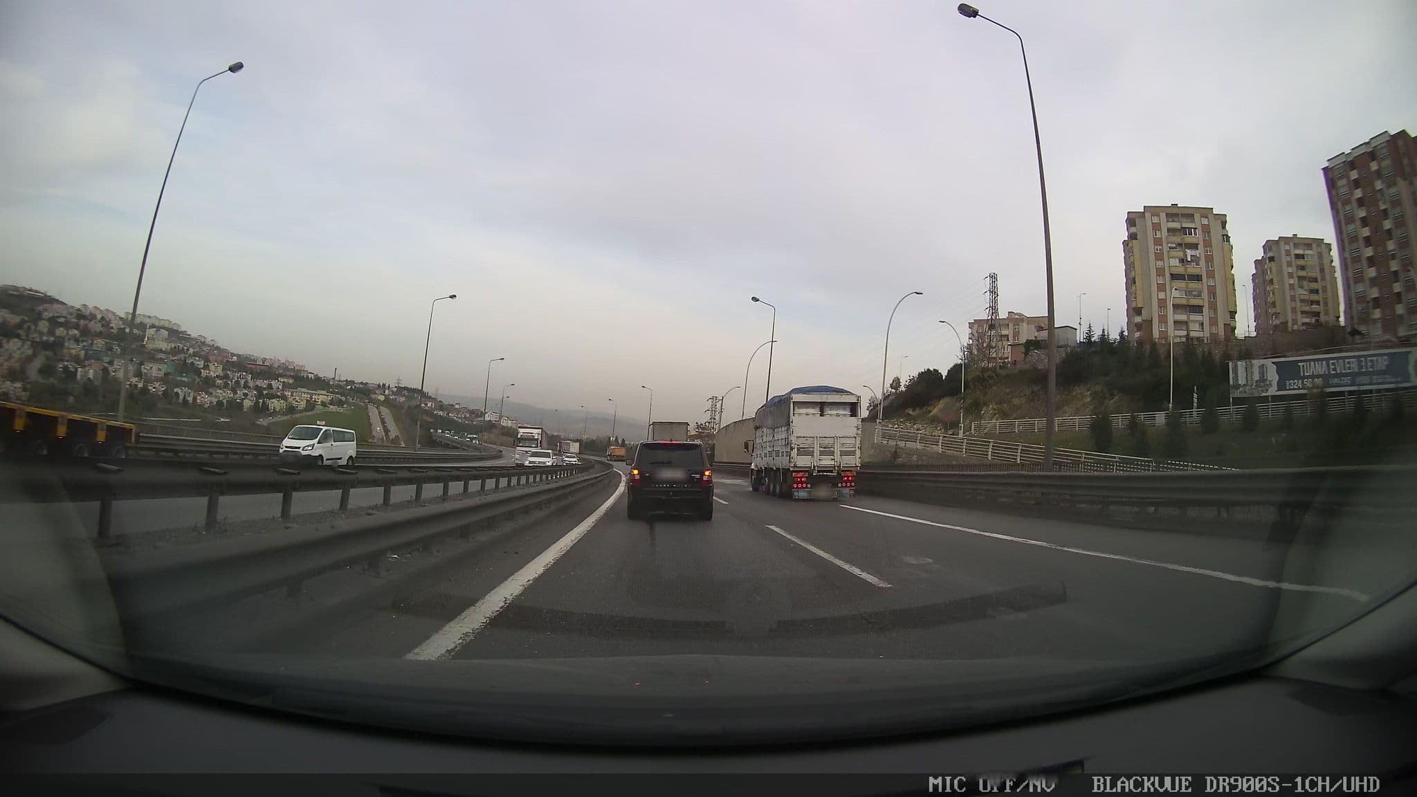 Street view near Valixan Residance, İzmit — © yturkmenoglu (CC BY-SA · Mapillary)
