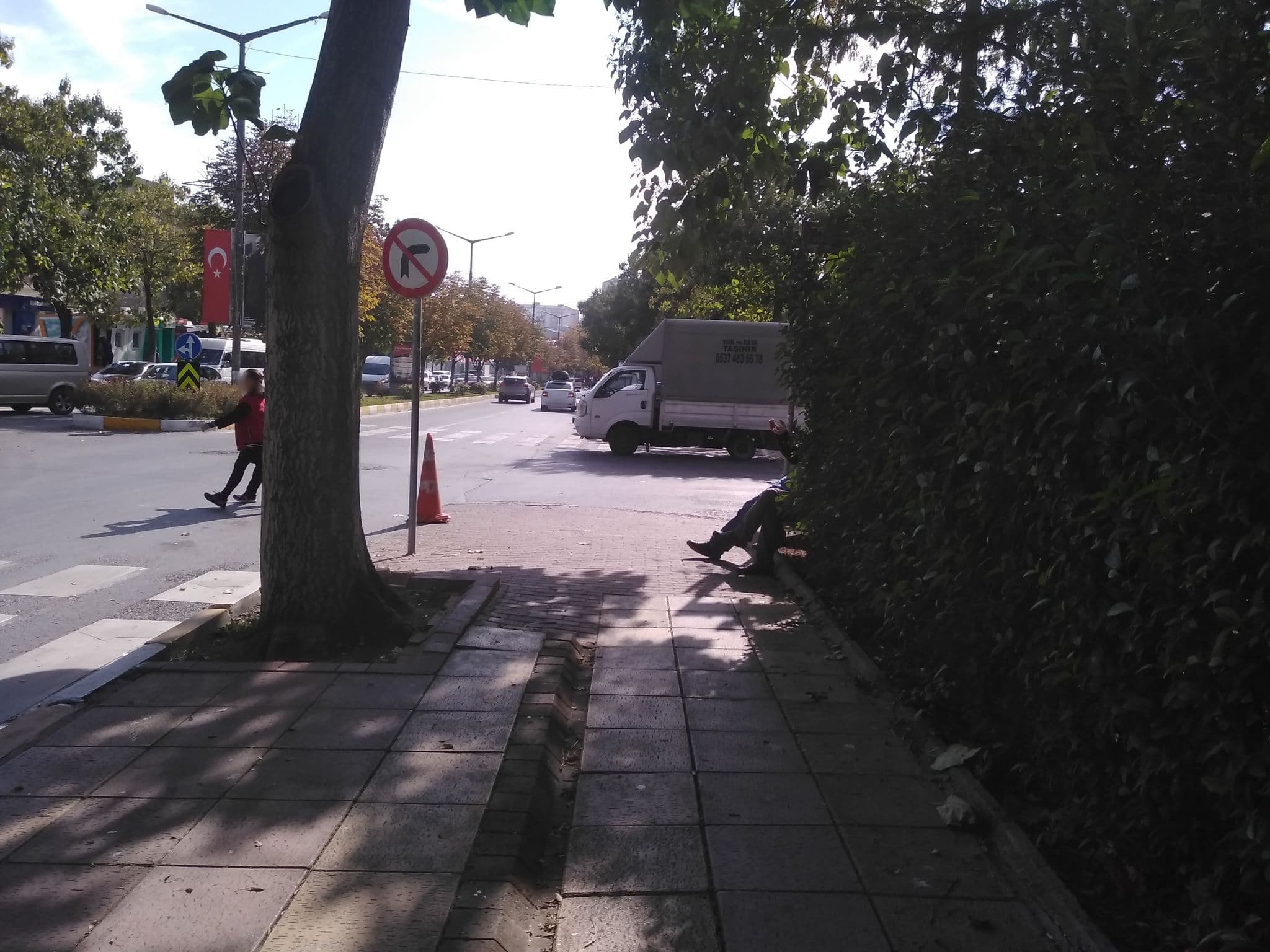 Street view near Îbis Otel, Beylikdüzü — © boracasli (CC BY-SA · Mapillary)