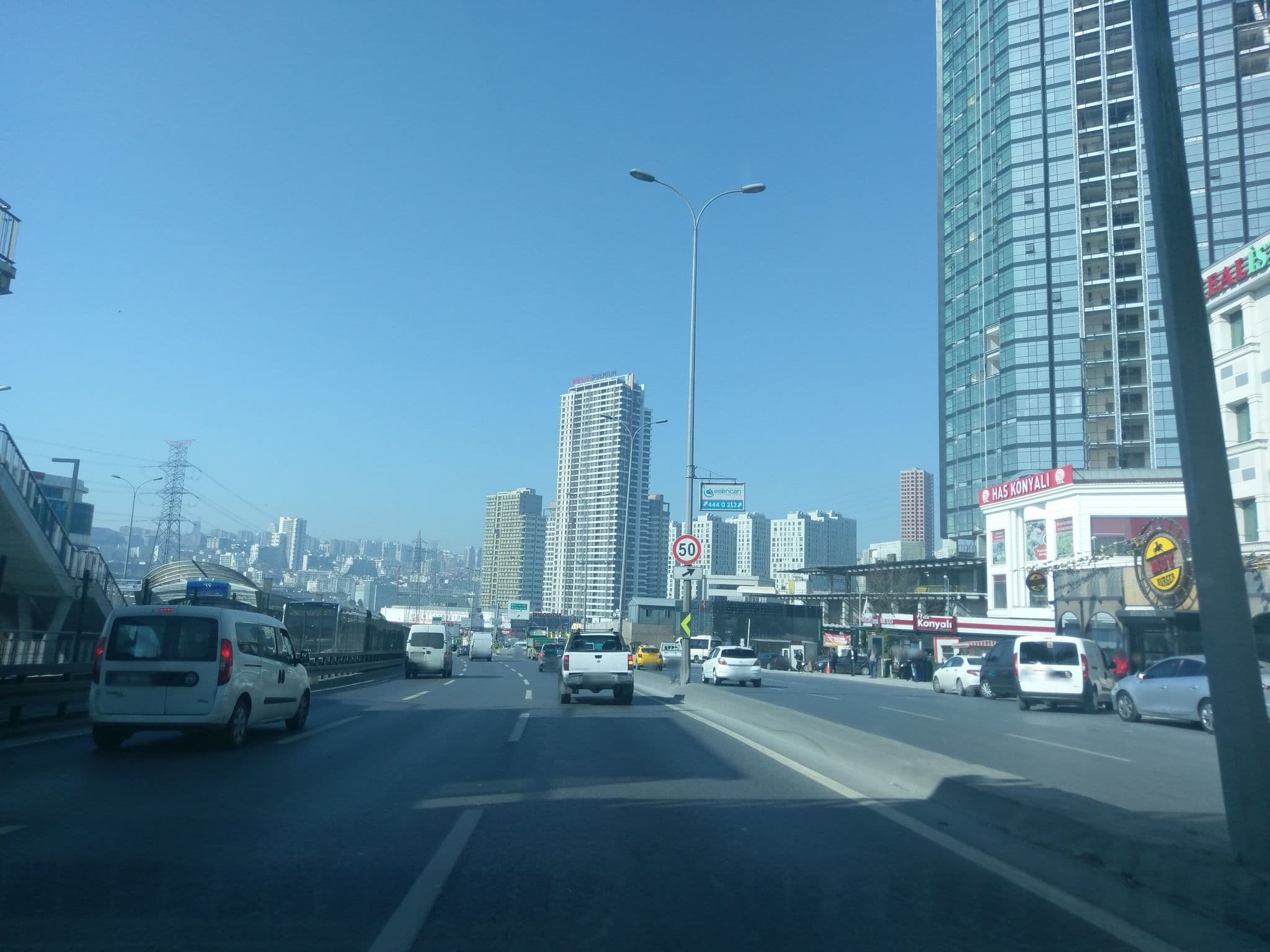 Street view near Grand Plaza Hotel, Yakuplu — © ozkanilyasaksu (CC BY-SA · Mapillary)