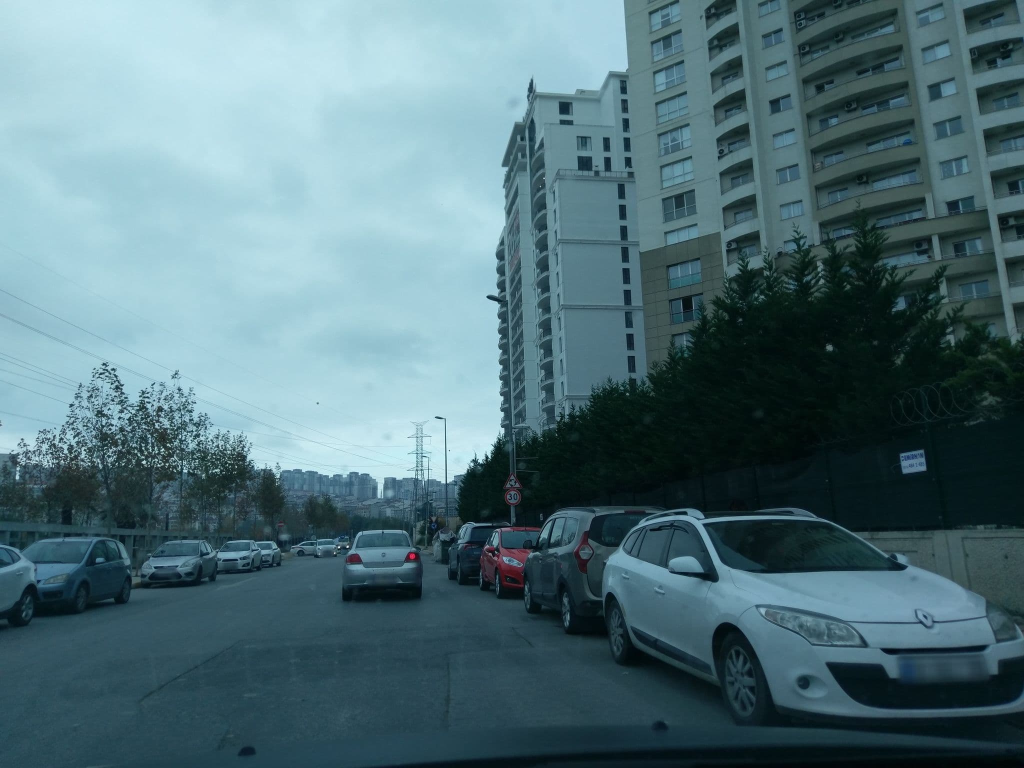Street view near Seli Çok Yorulmuş, Esenyurt — © ozkanilyasaksu (CC BY-SA · Mapillary)