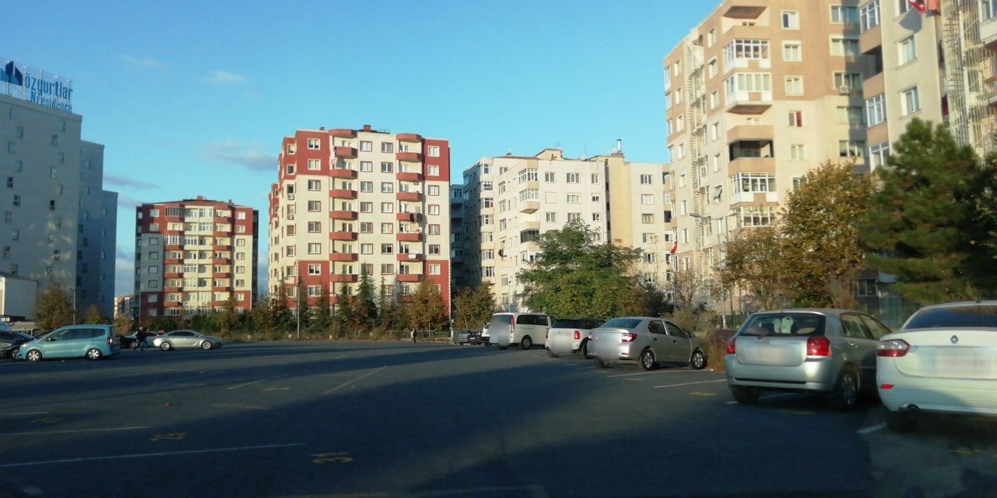 Street view near royal suites beylikduzu, Büyükçekmece — © okansafak (CC BY-SA · Mapillary)