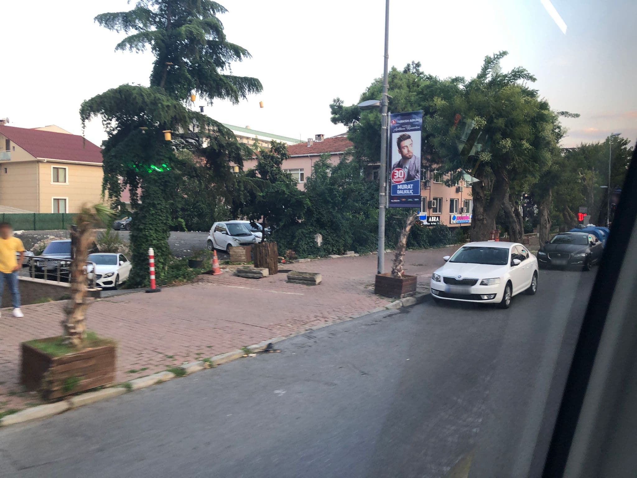 Street view near avion hotel, Küçükçekmece — © dilancelik (CC BY-SA · Mapillary)